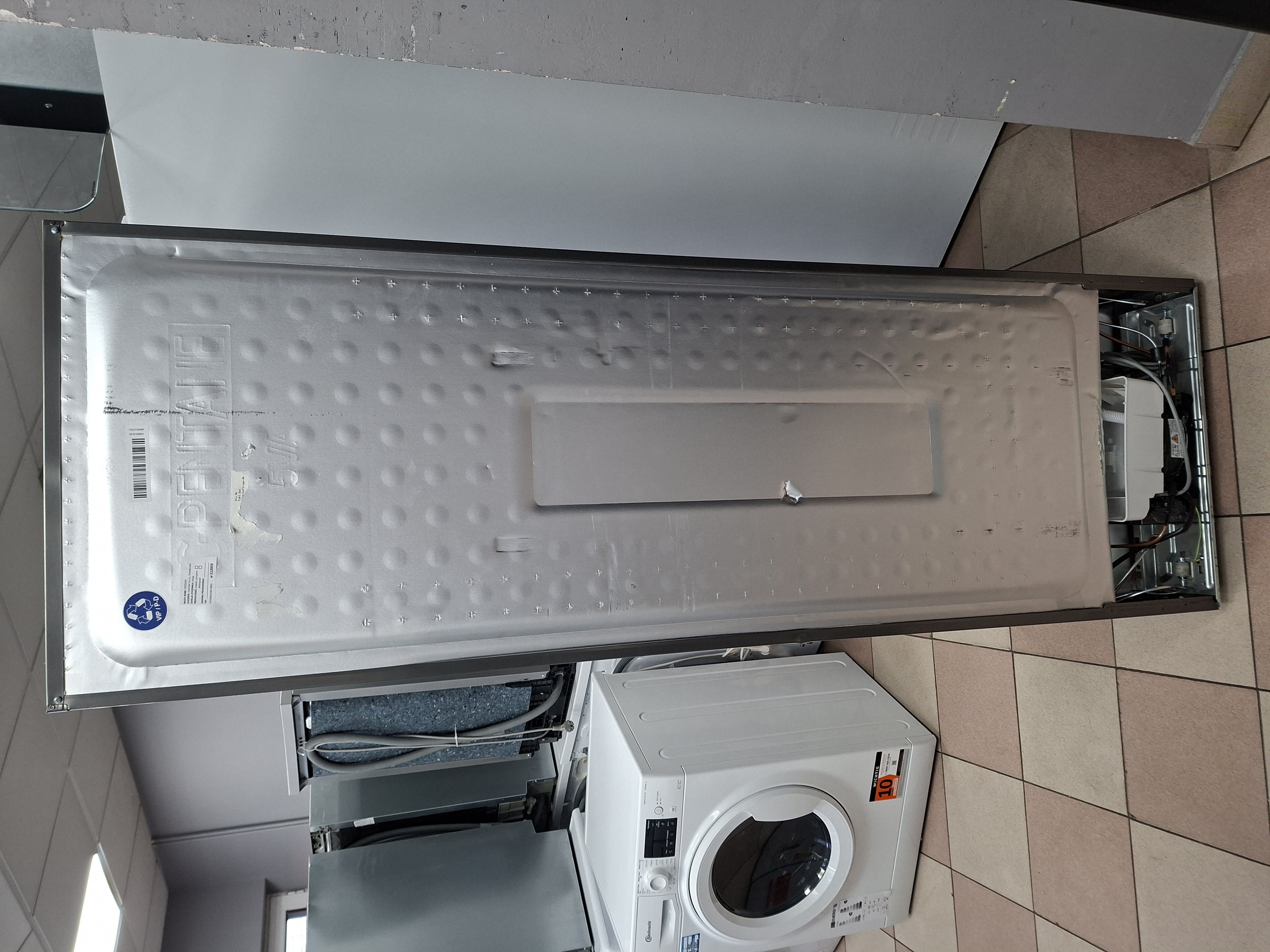 Frižider Bauknecht KGL 1850 IN , 189cm.