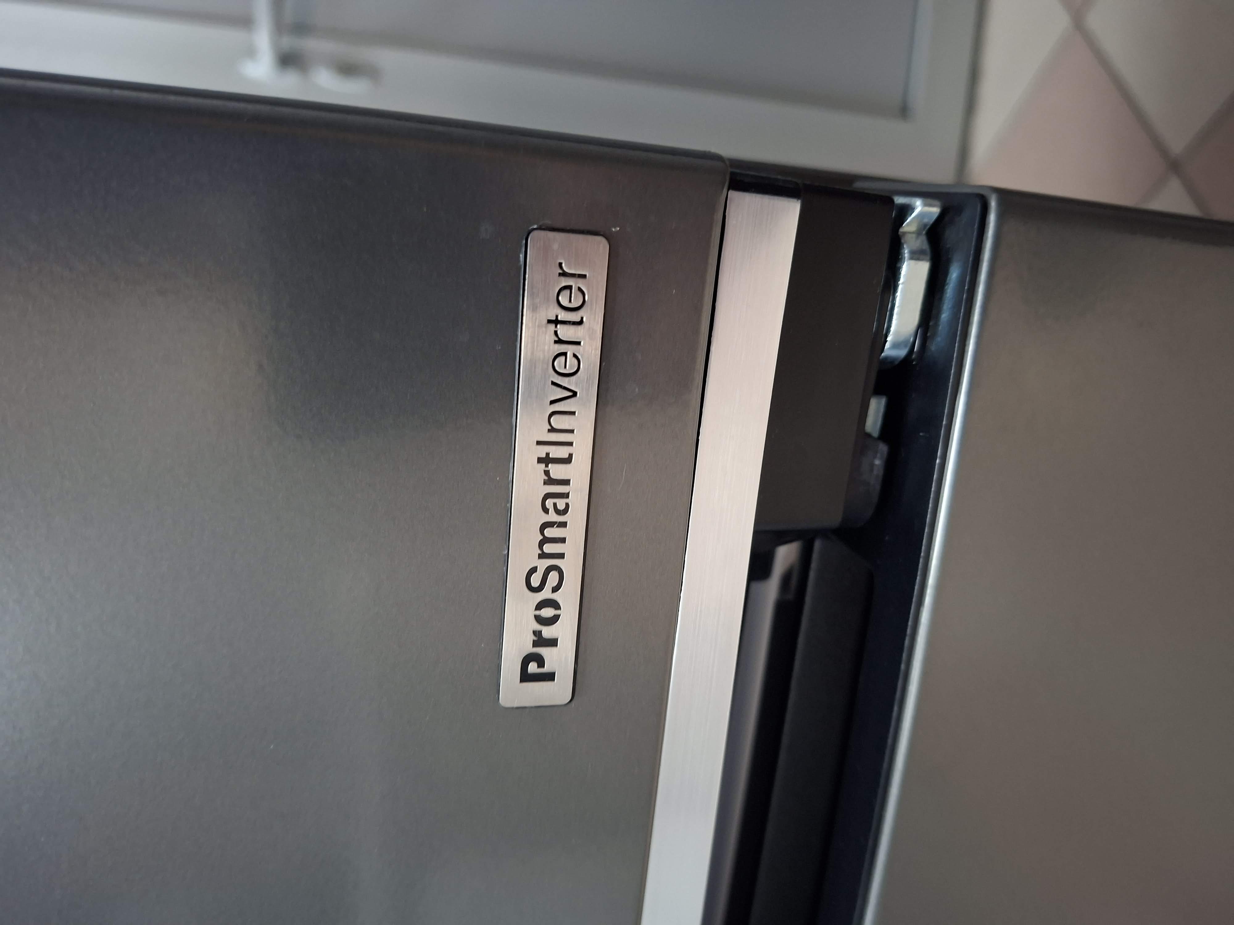 Frižider Beko B7RCNE407HG, 203cm