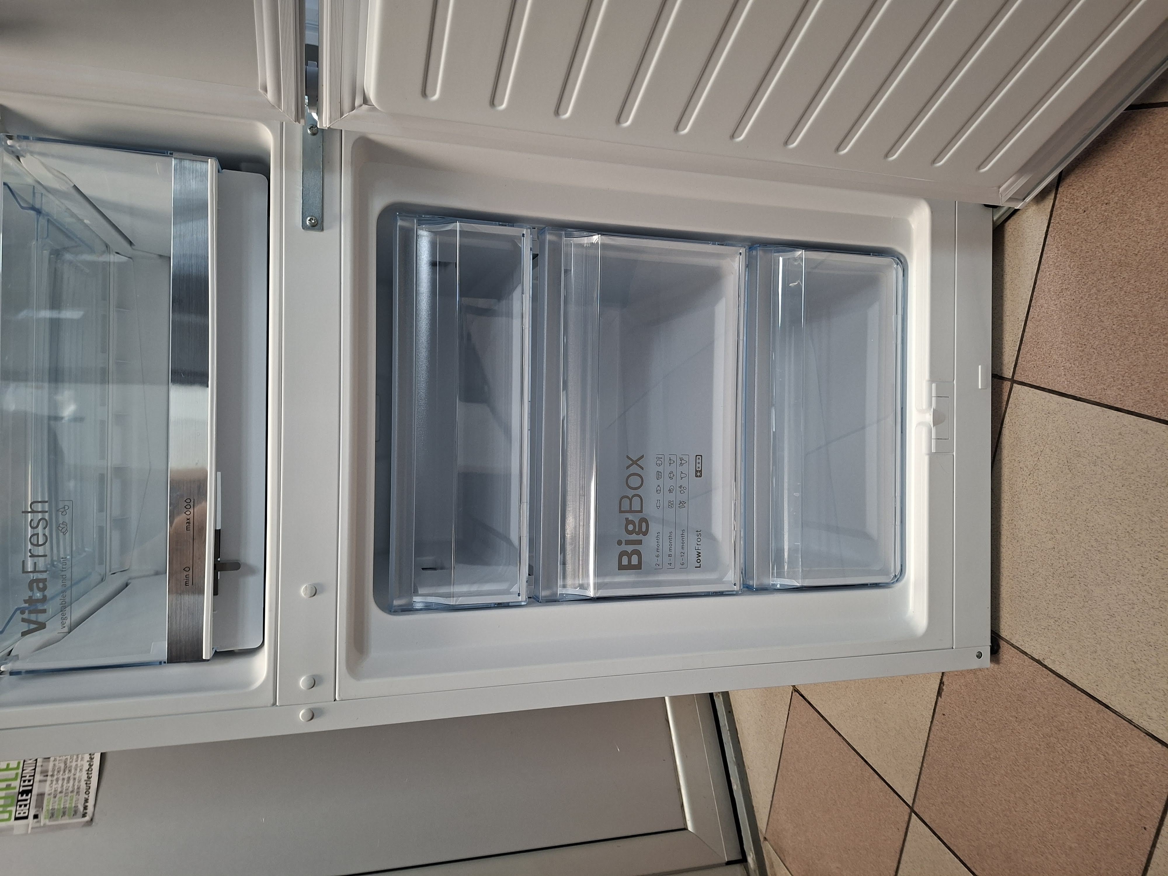 Frižider Bosch KGE36AWCA , 186 cm.