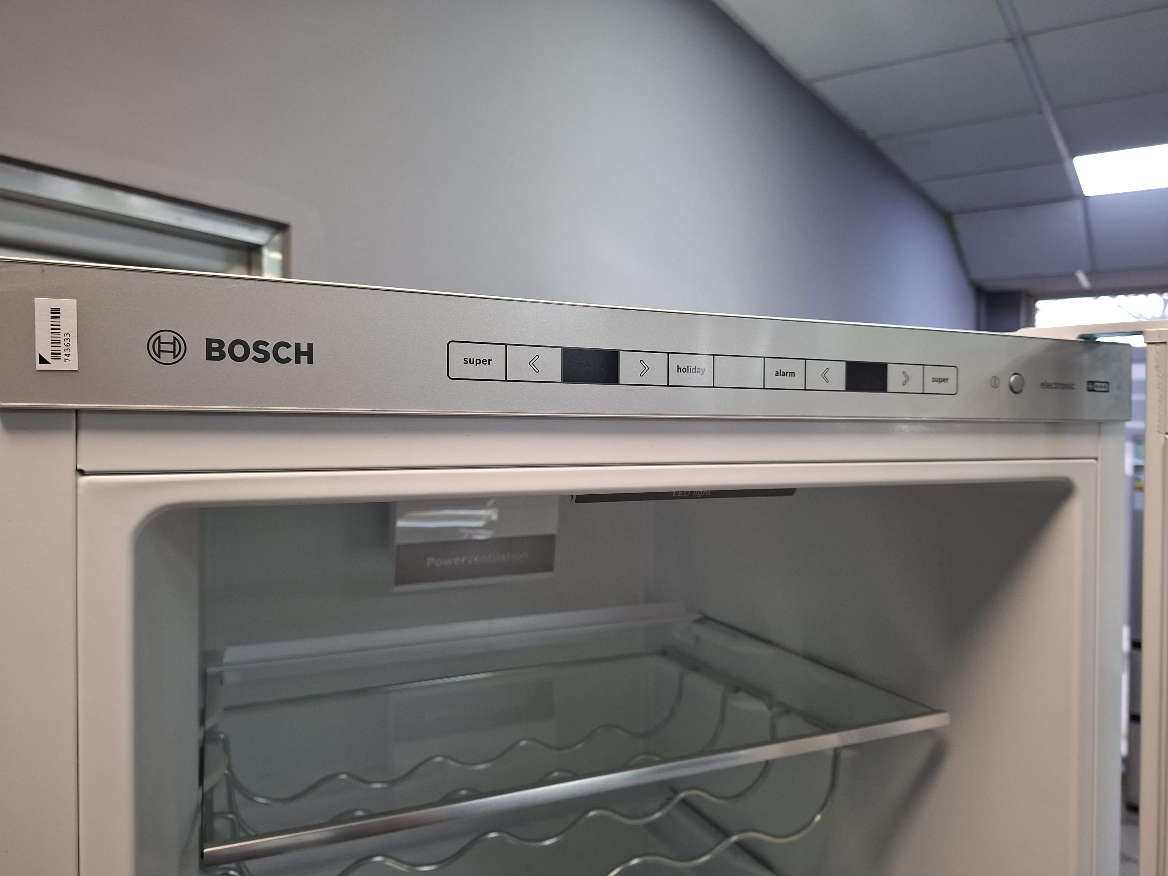 Frižider Bosch KGE36AWCA , 186 cm.