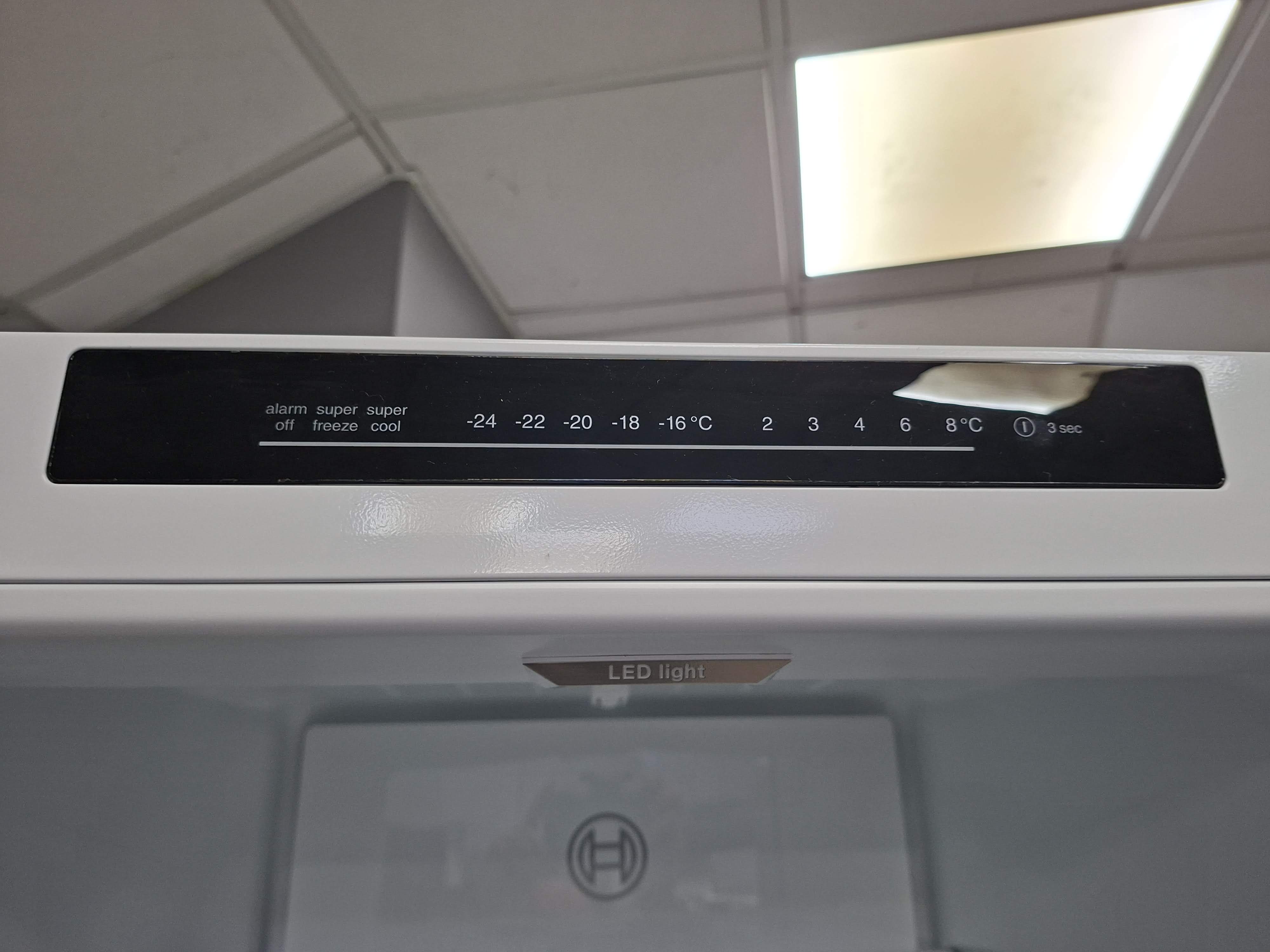 Frižider Bosch KGN392WCF , 203 cm