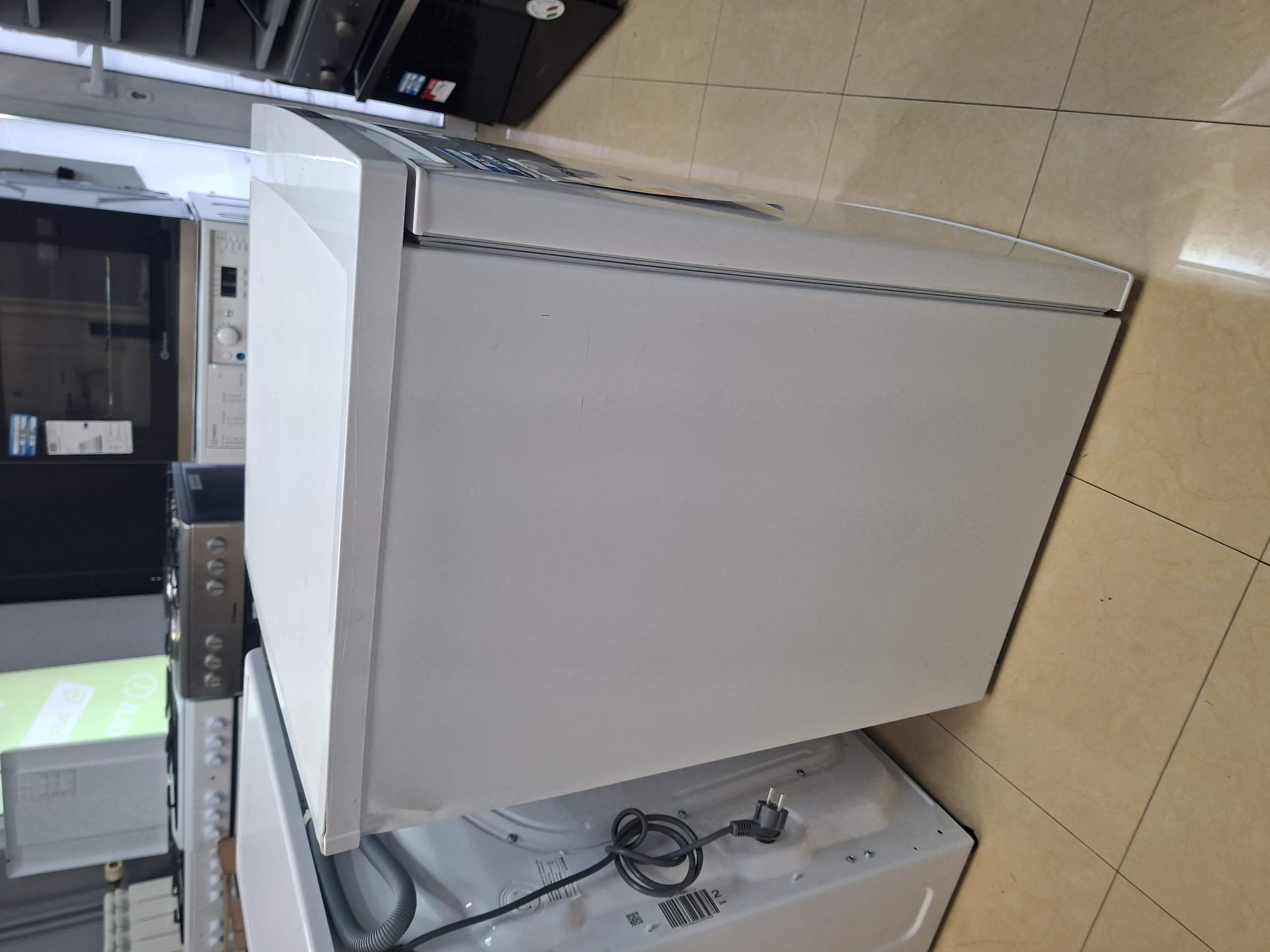 Frižider Bosch KTR15NWEB , 85 cm.