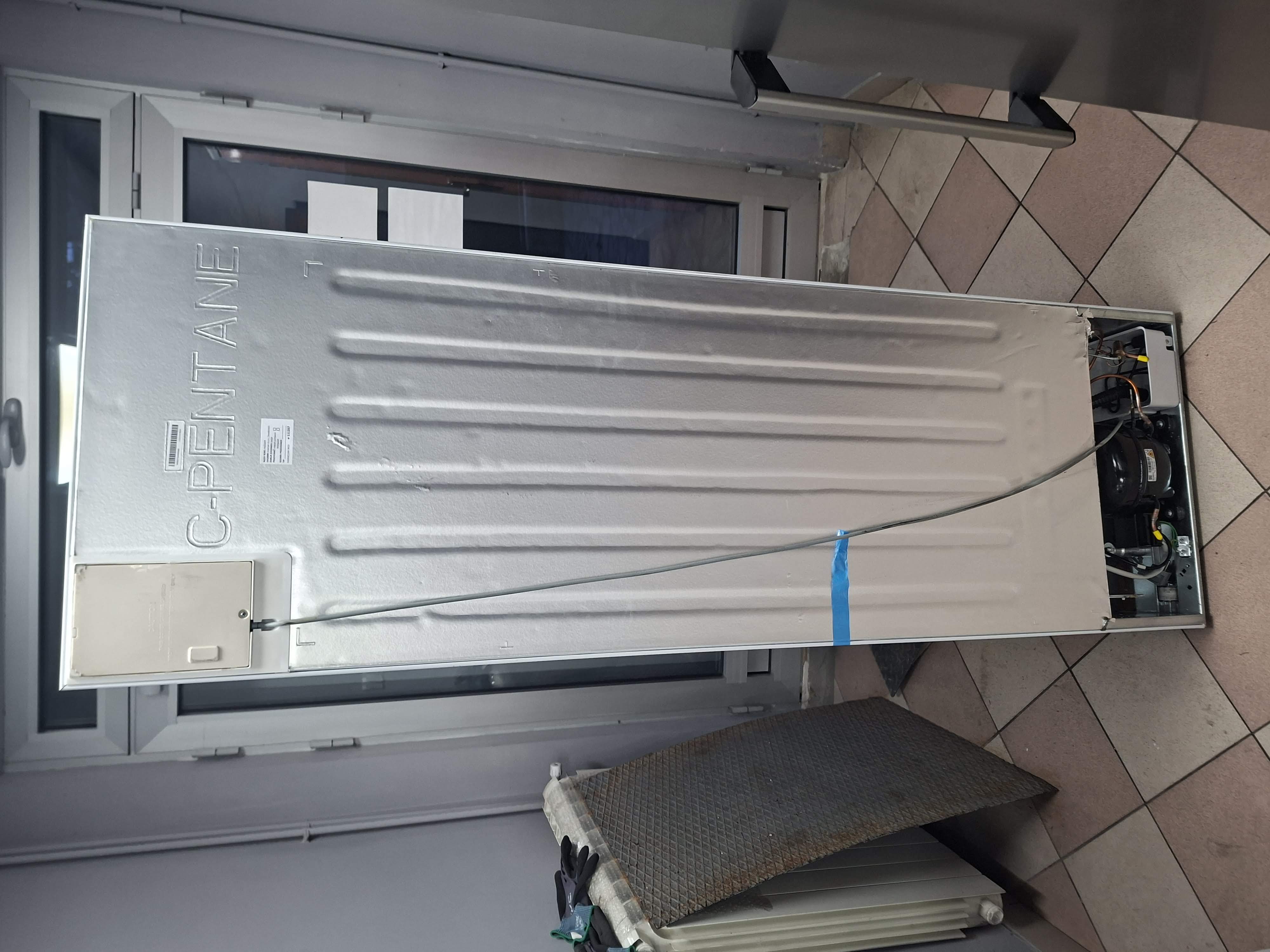 Frižider Candy CCE3T618EW , 185 cm.