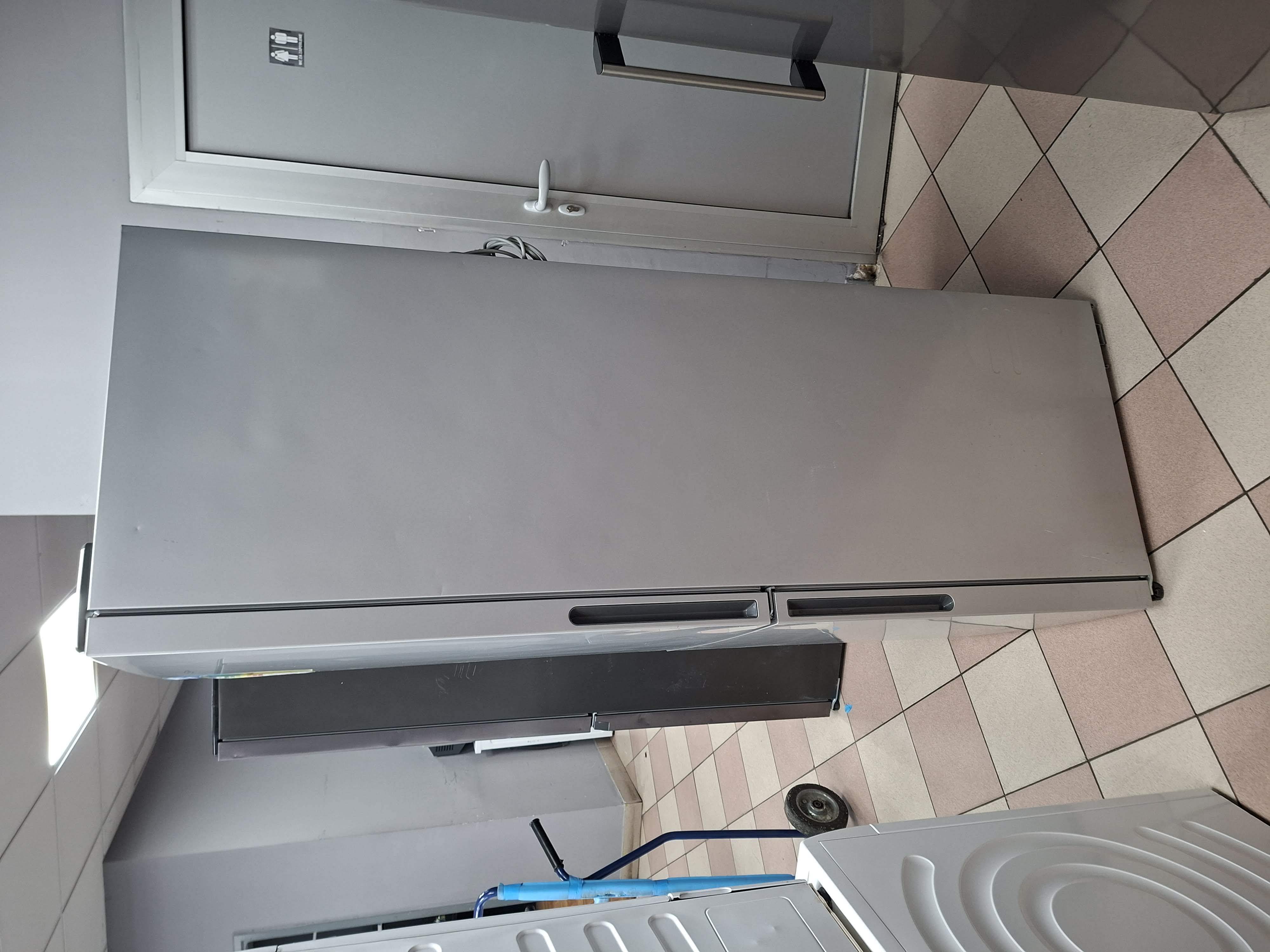 Frižider Candy CCE3T618FS , 185 cm.