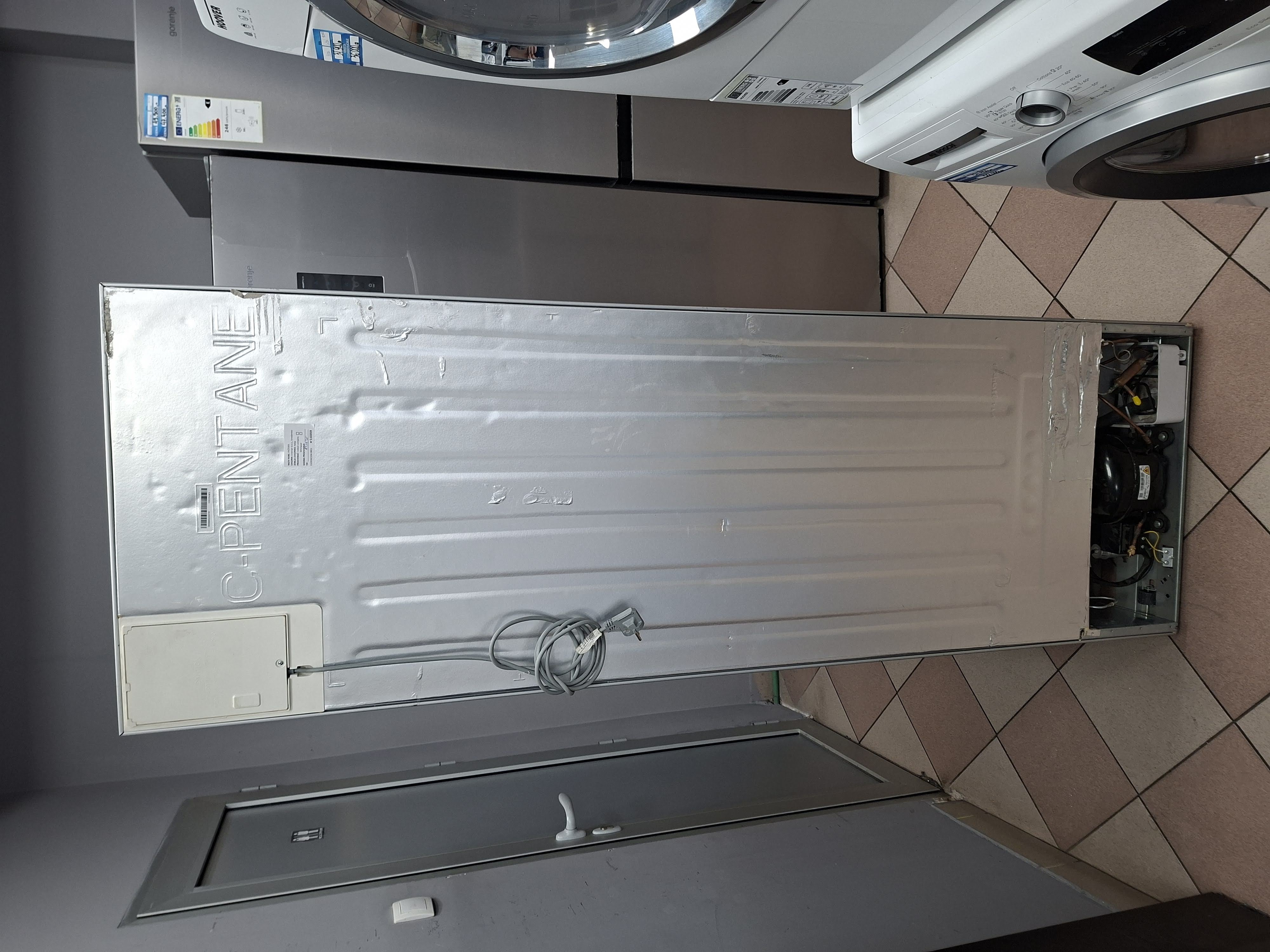 Frižider Candy CCE3T618FS , 185 cm.