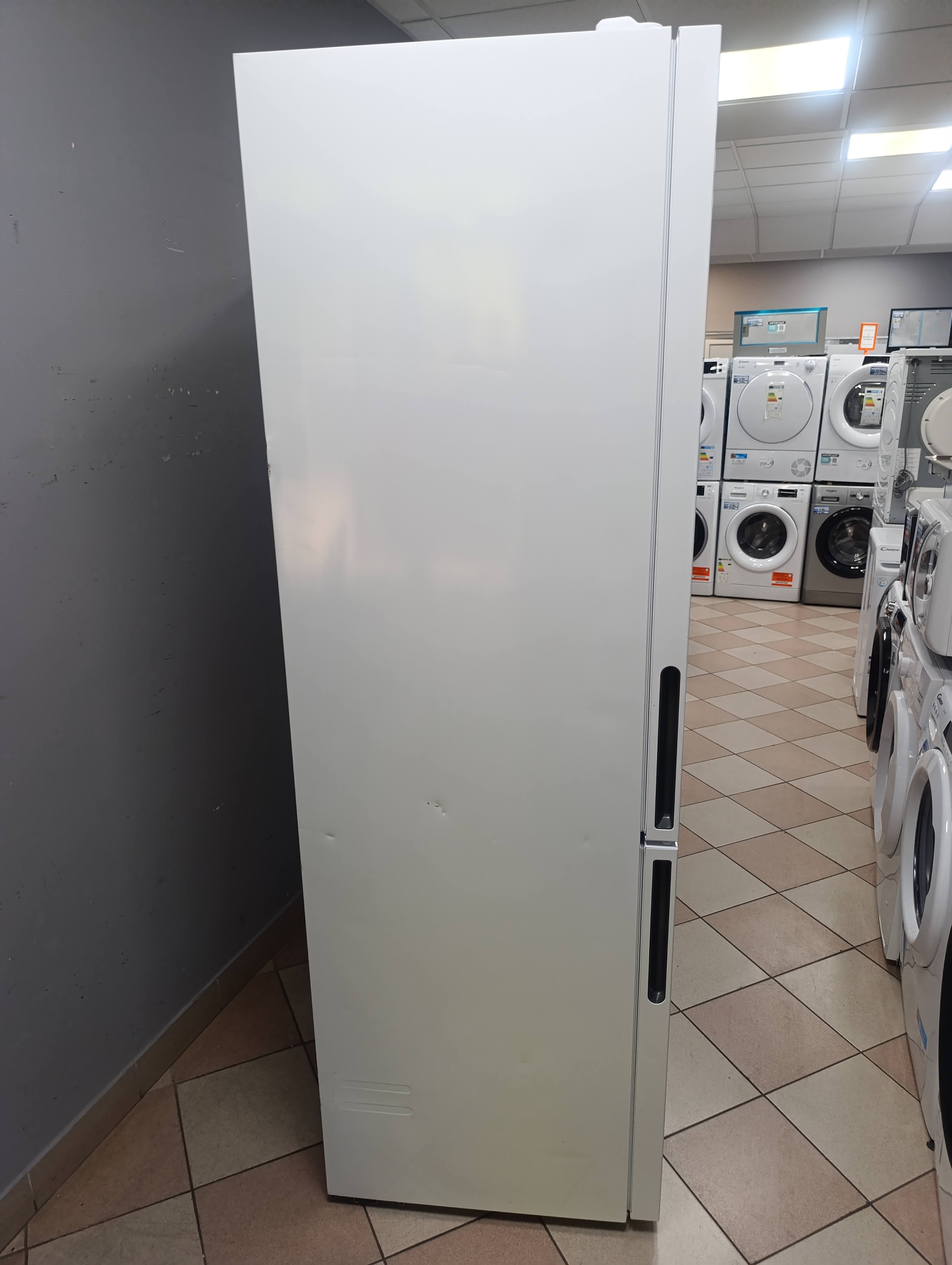 Frižider Candy CCE3T620EW , 200 cm.