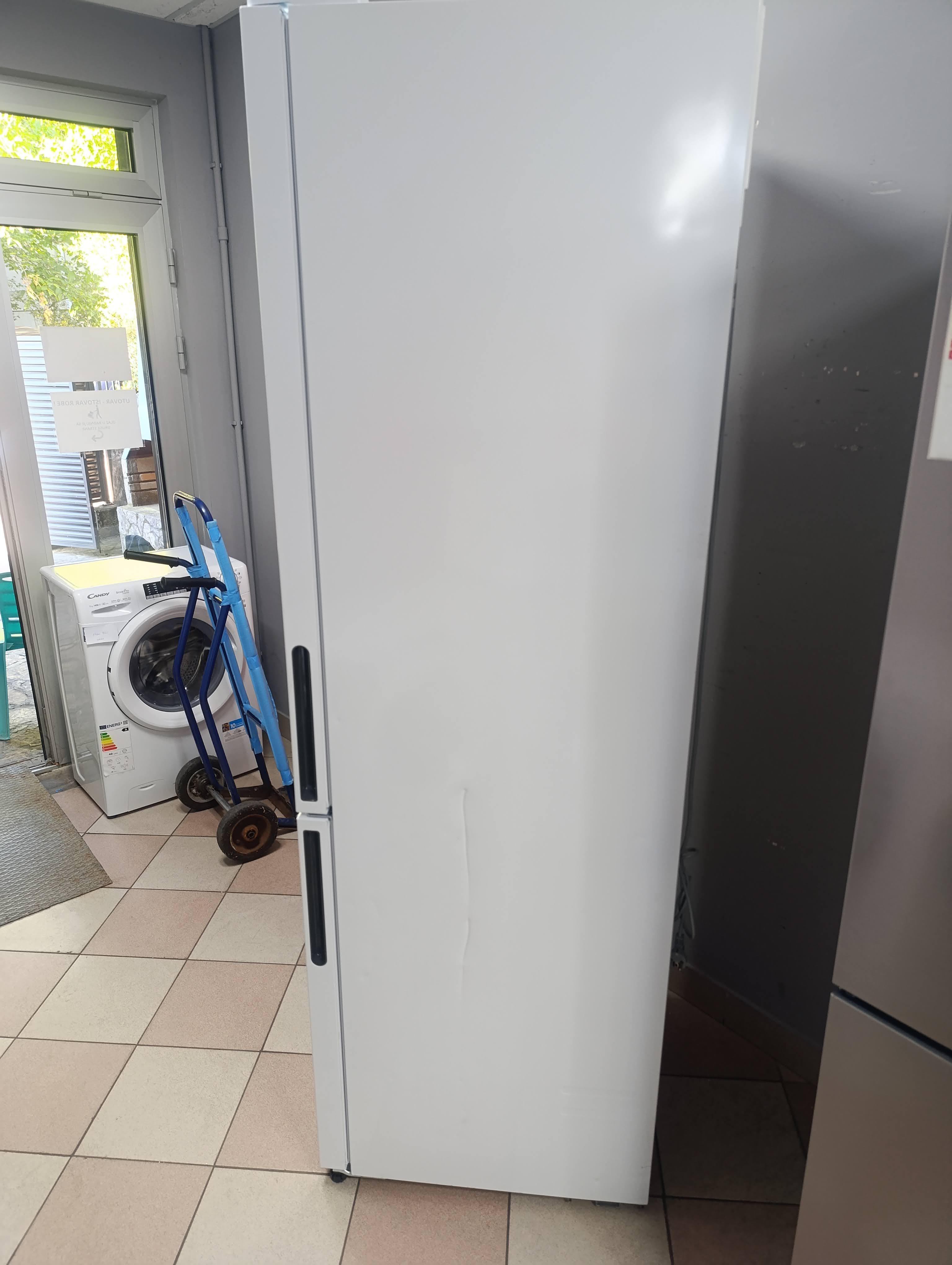 Frižider Candy CCE3T620EW , 200 cm.