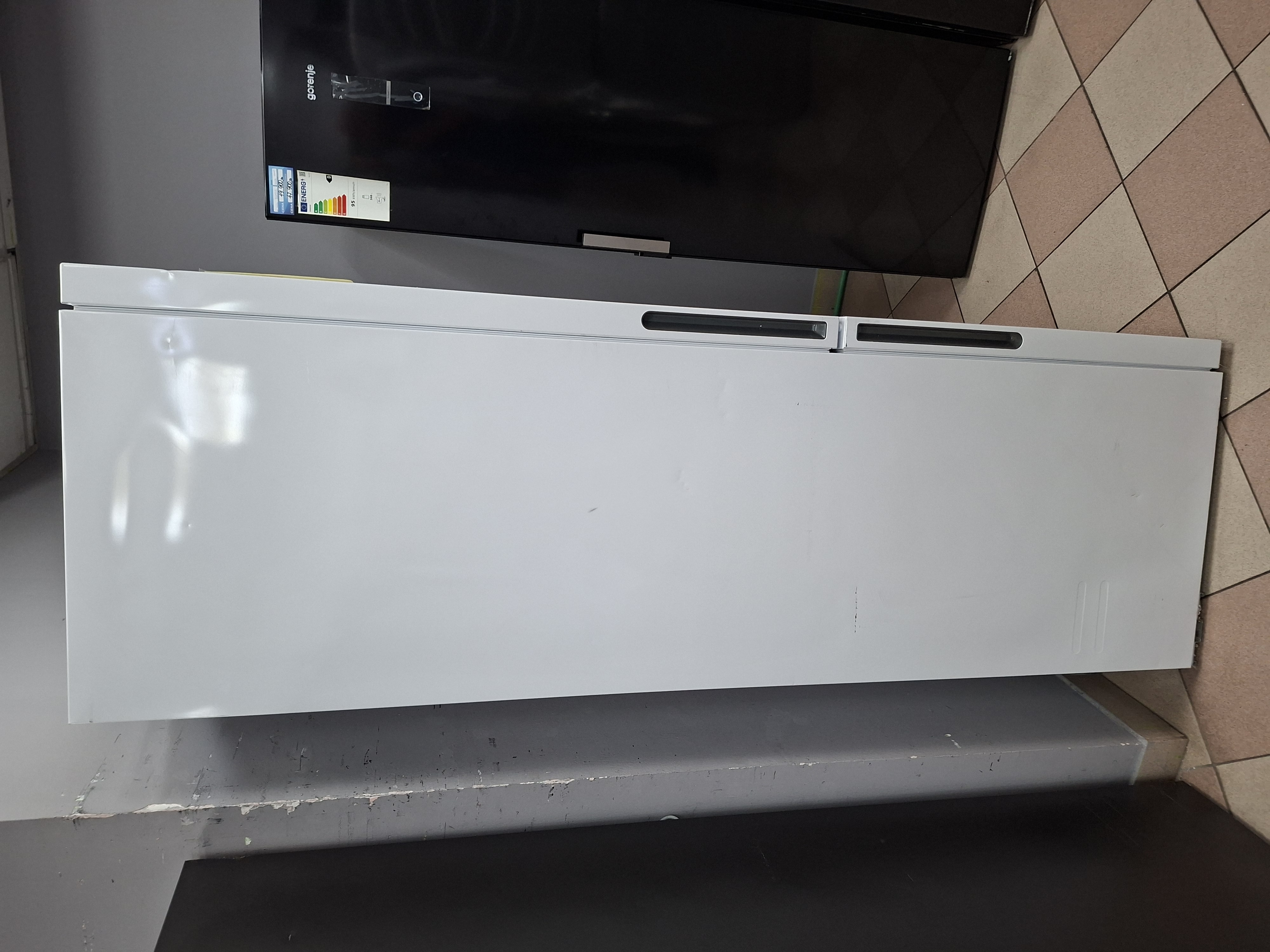 Frižider Candy CCE3T620FW , 200 cm.
