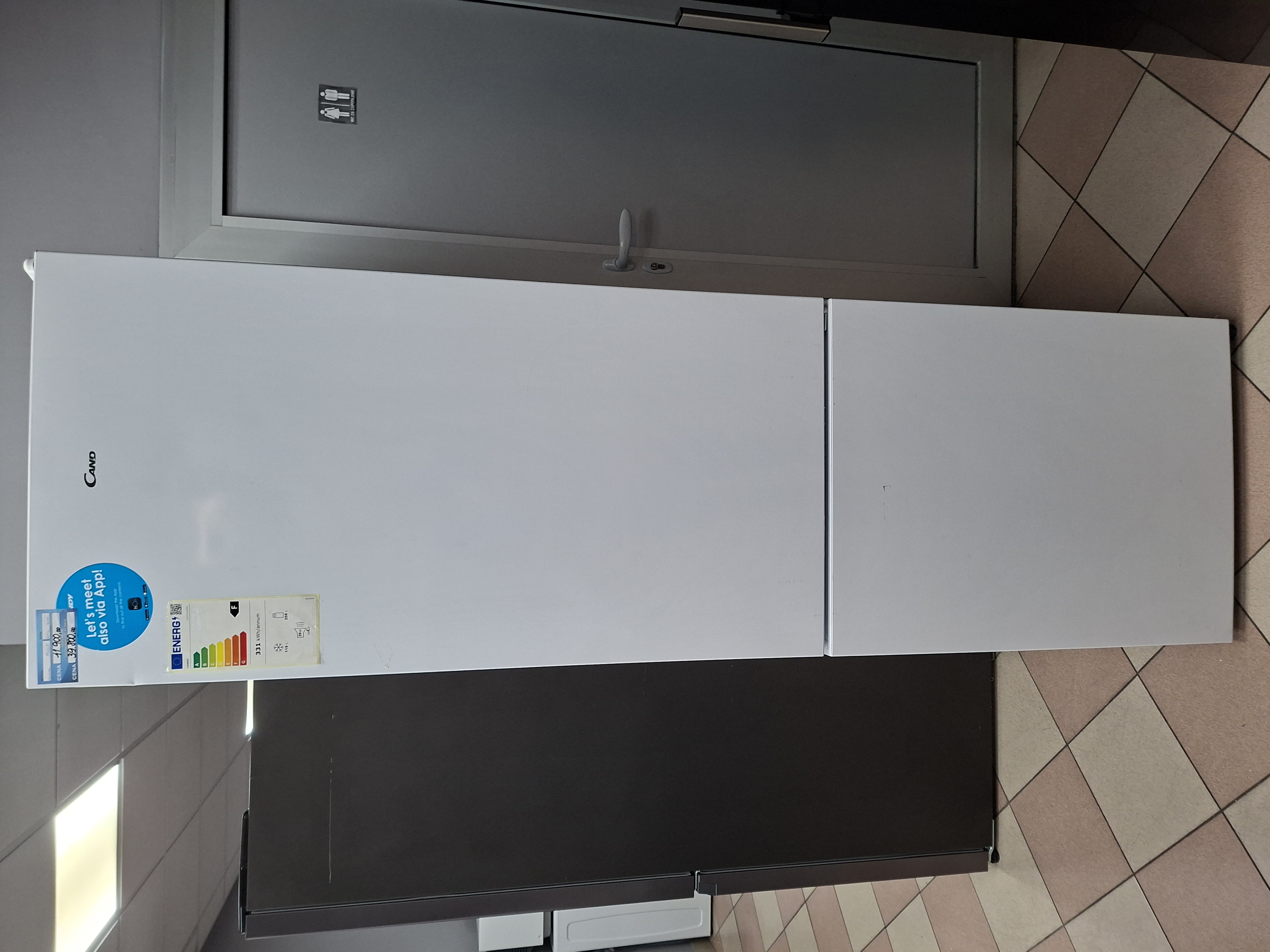 Frižider Candy CCE3T620FW , 200 cm.