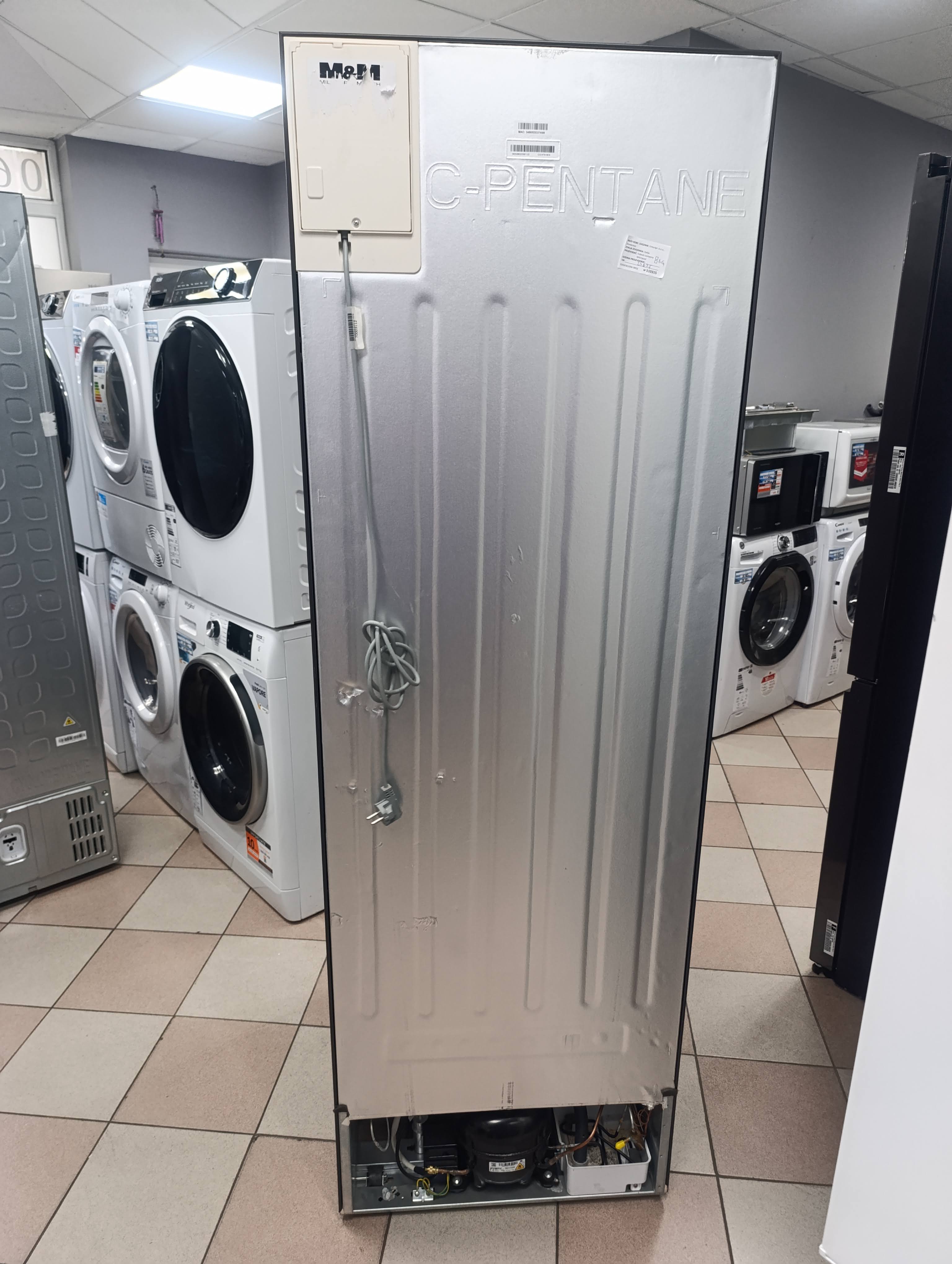 Frižider Candy CCE4T618EB , 185 cm.