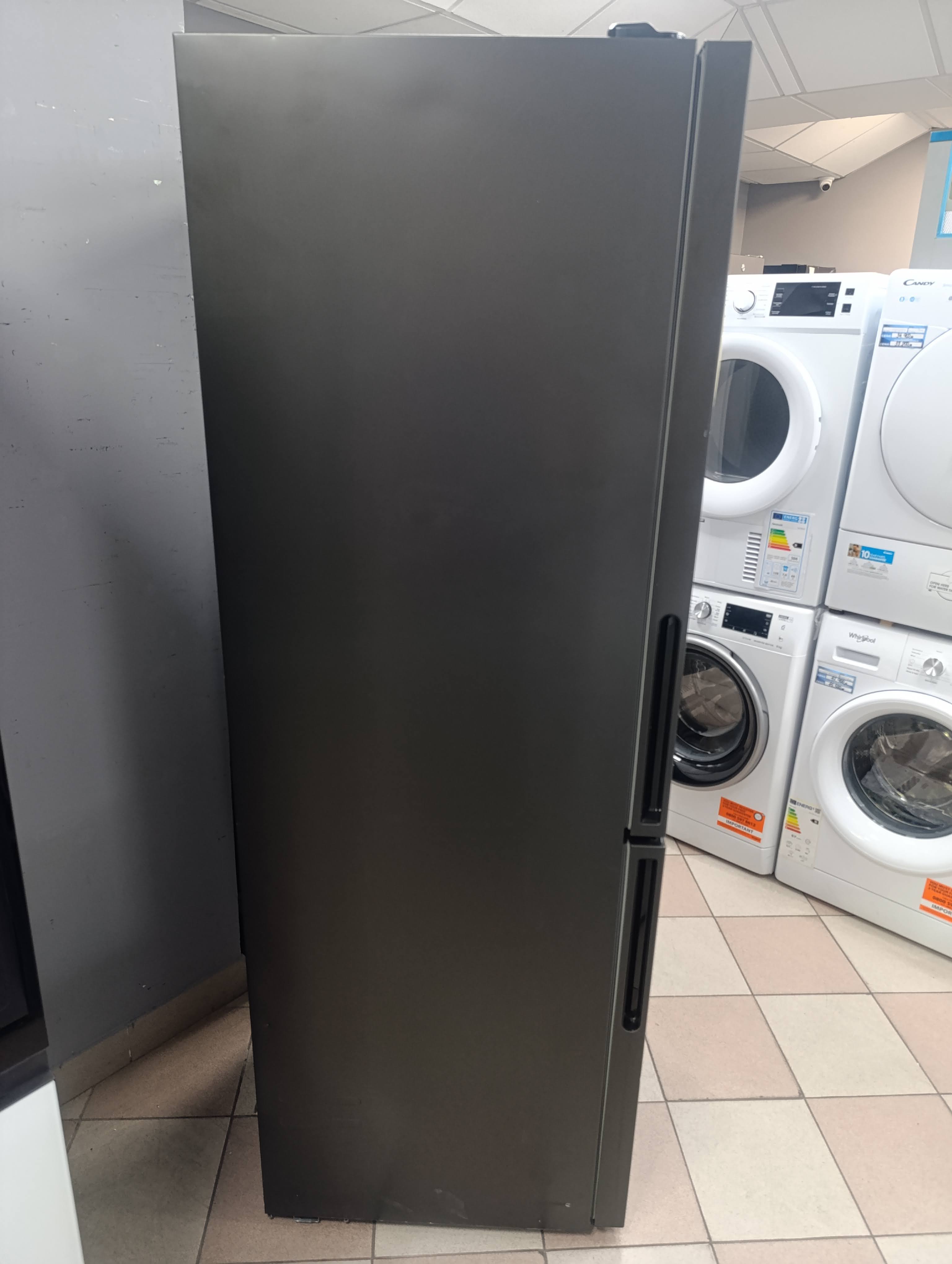 Frižider Candy CCE4T618EB , 185 cm.