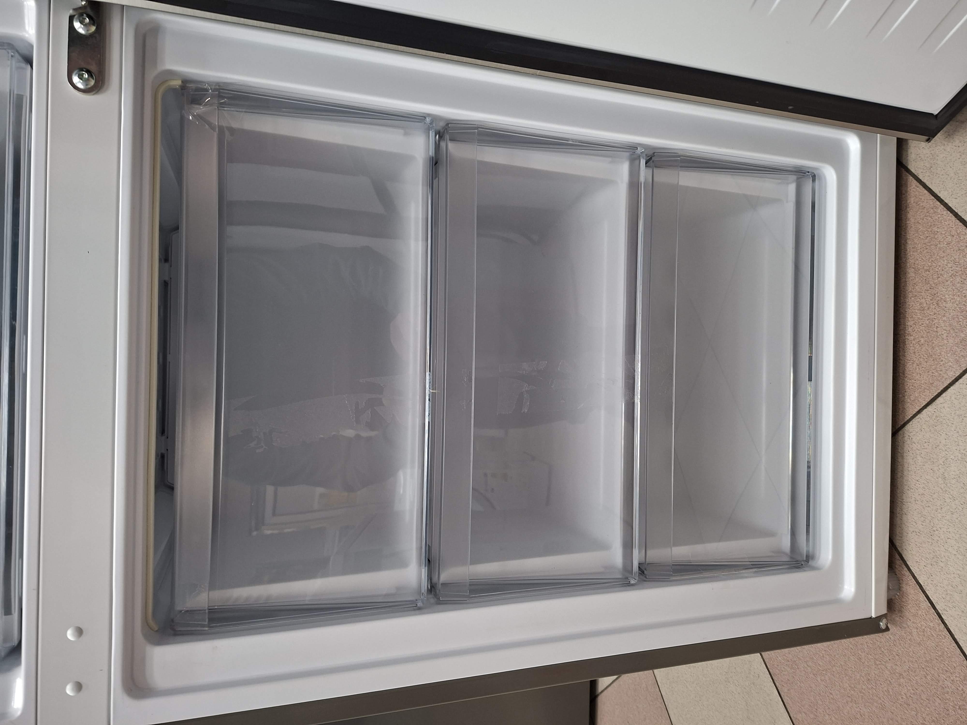 Frižider Candy CNCQ2T620DX , 205 cm.