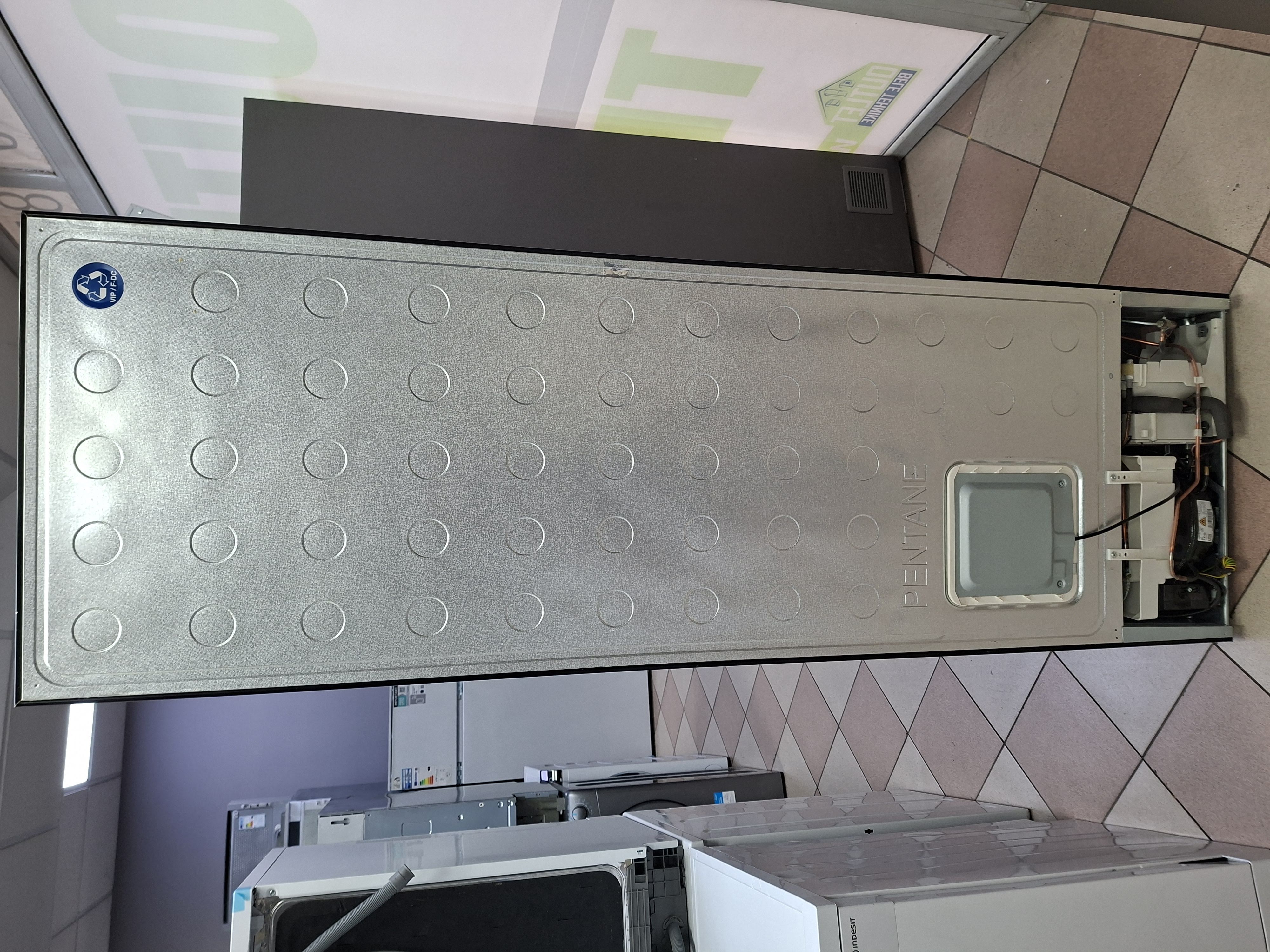 Frižider Gorenje NK79B0DBK , 185cm.