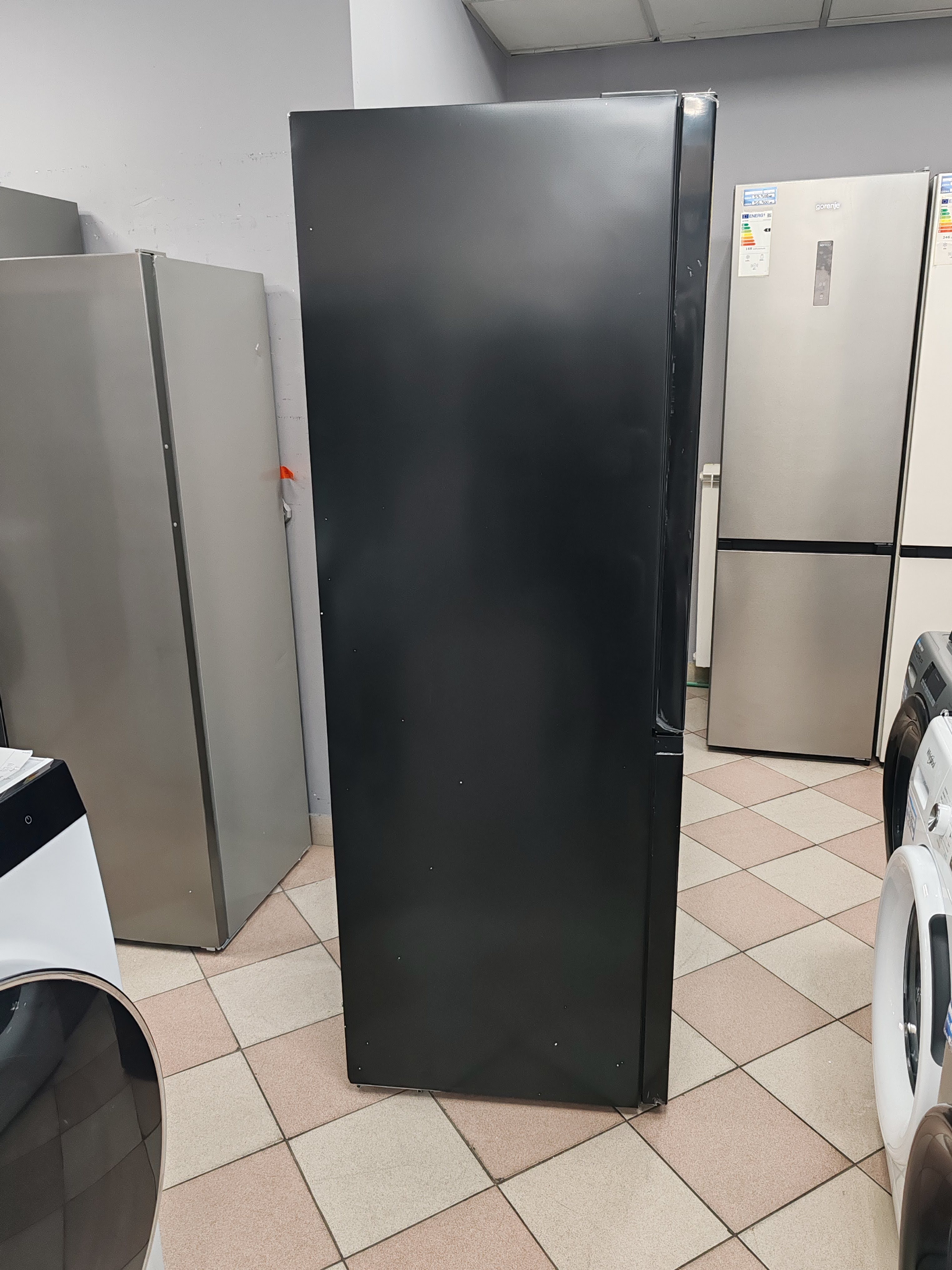 Frižider Gorenje NK79B0DBK, 185cm.