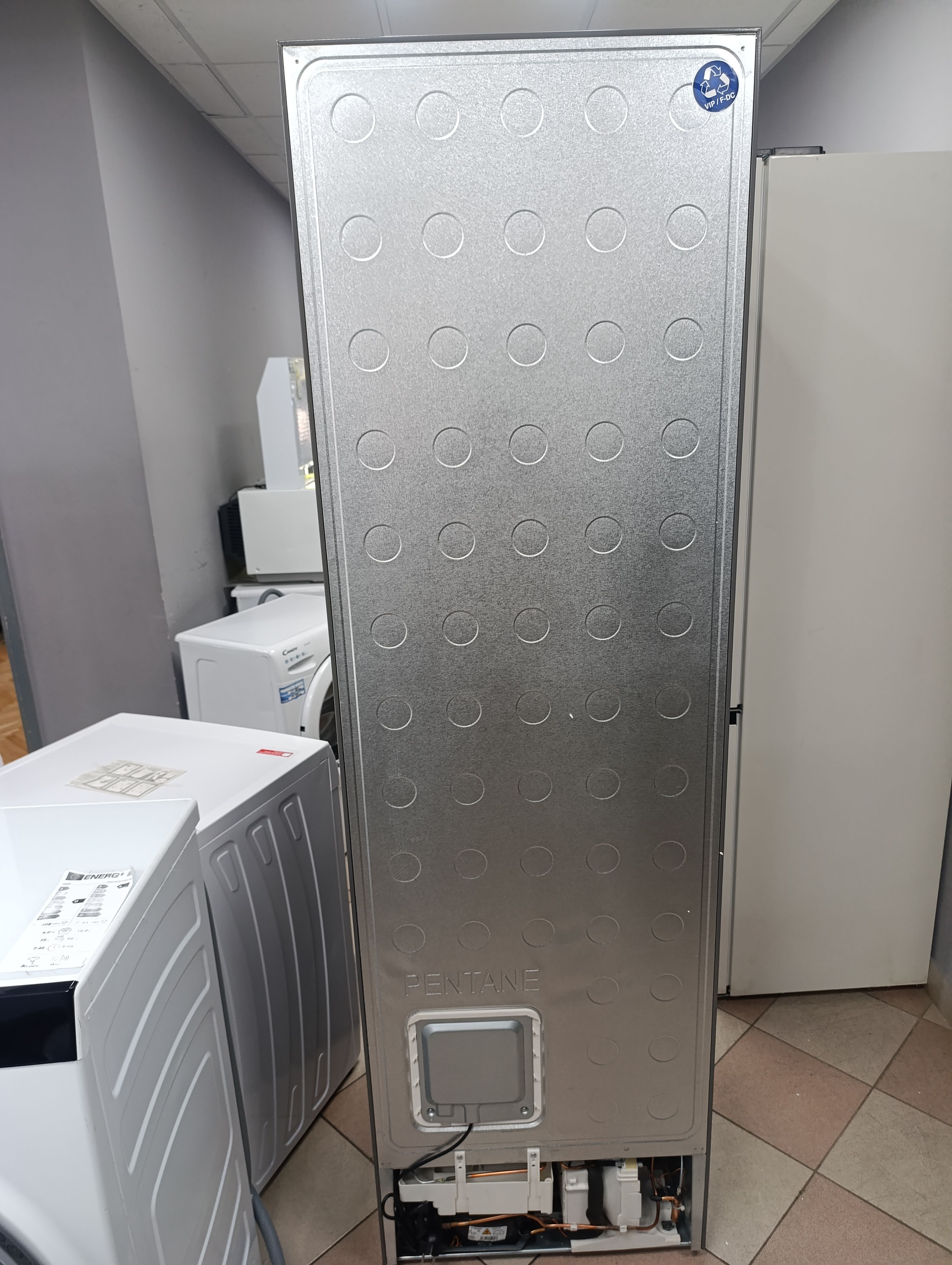 Frižider Gorenje NK89B0DXL , 200 cm.