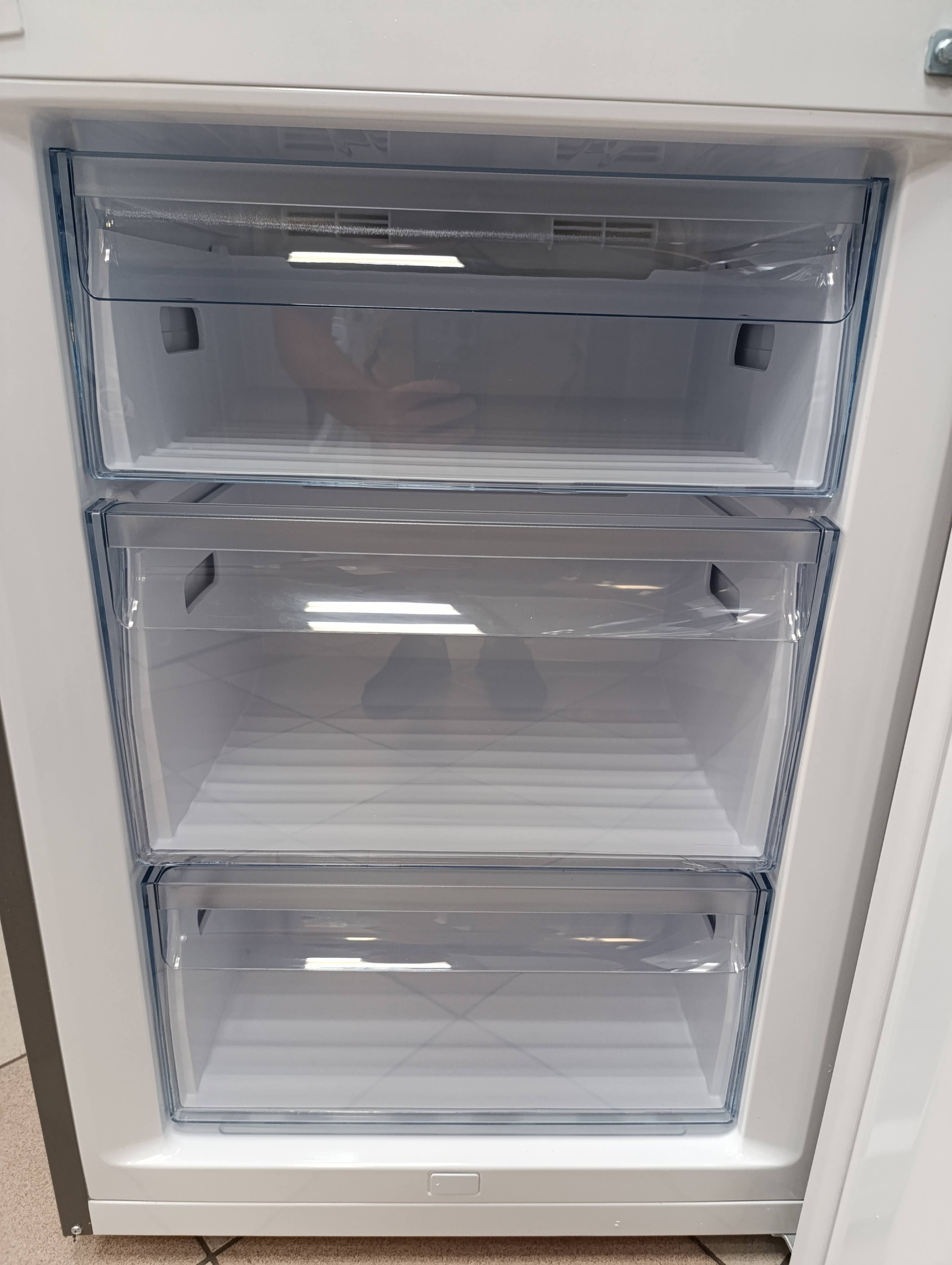 Frižider Gorenje NRK6202AXL4, 200cm.