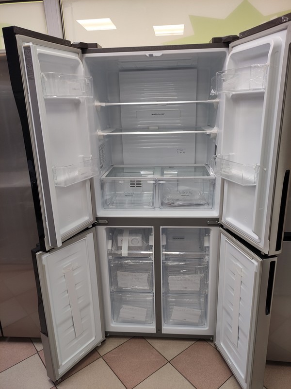 Frižider Gorenje NRM8181MX side by side , 182cm.