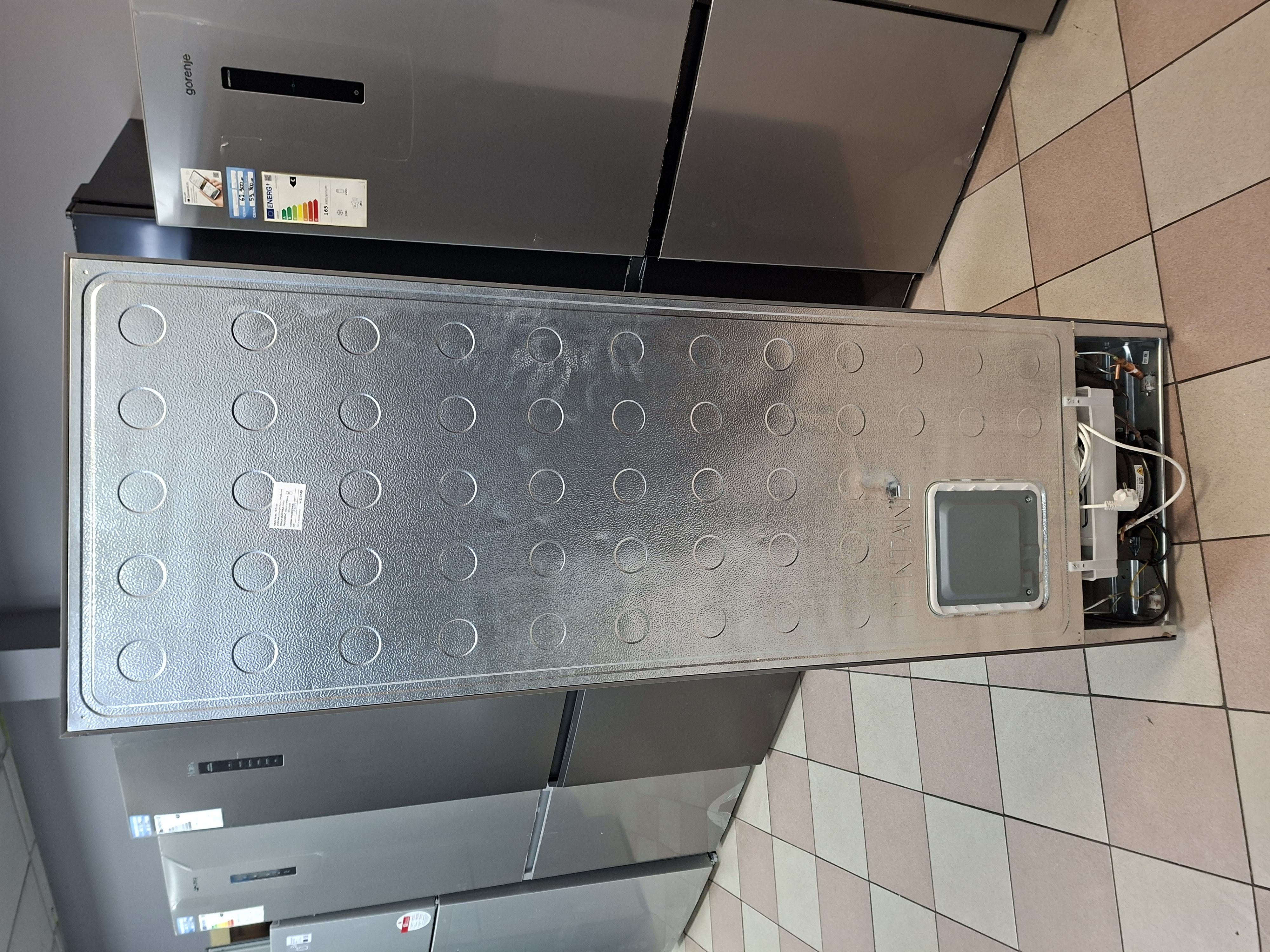 Frižider Gorenje R619DAXL6 , 185 cm.