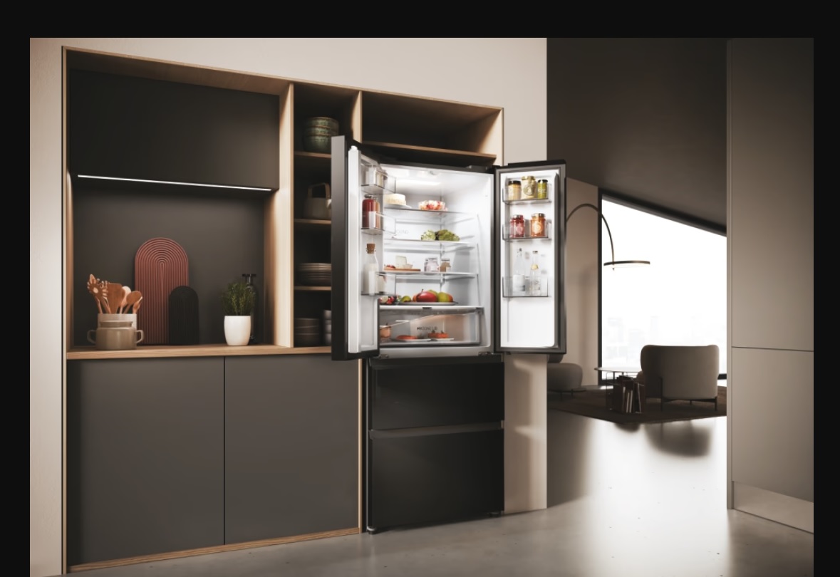 Frižider Haier HFR3718ENGB, 70cm