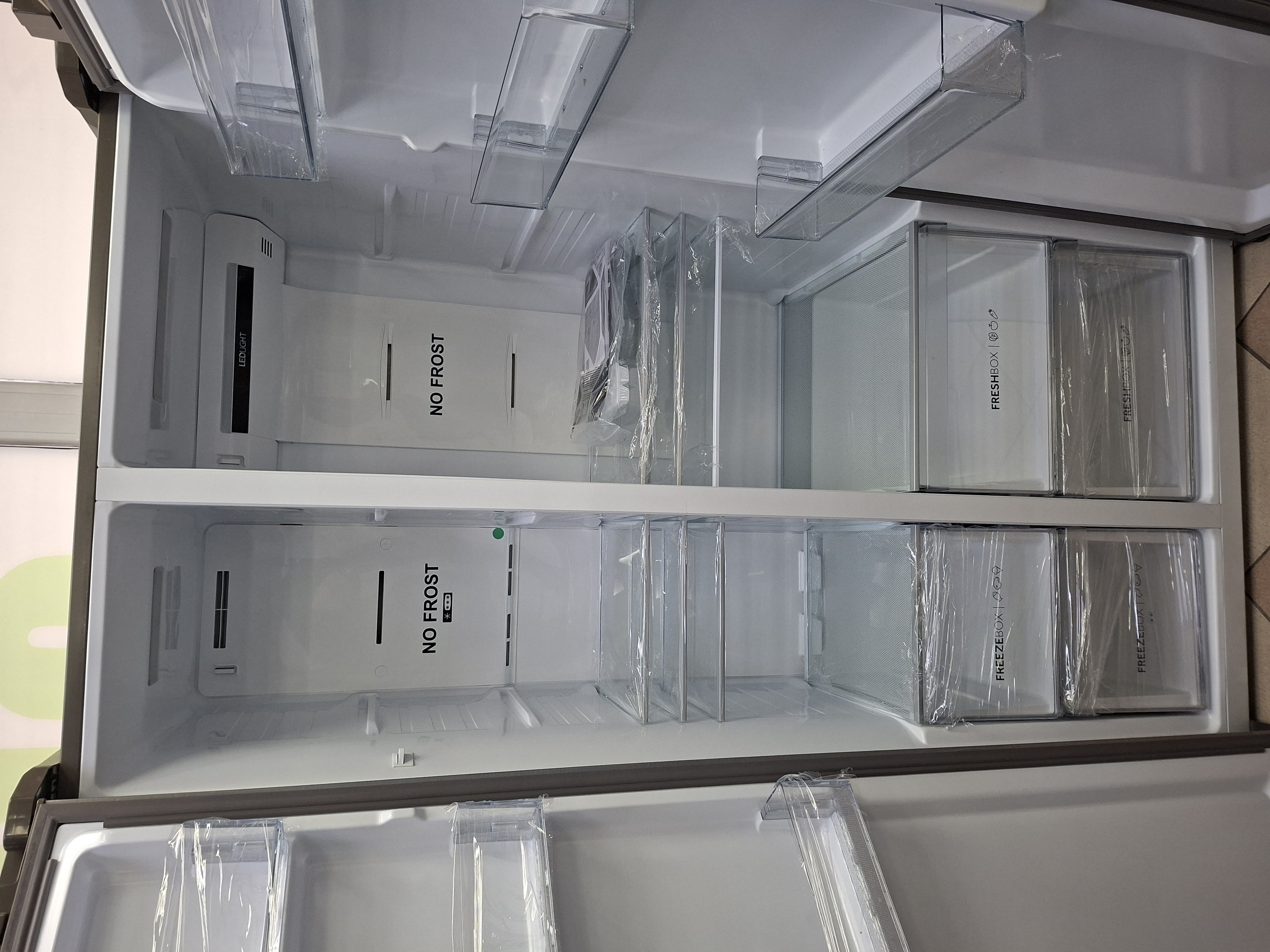 Frižider Haier HSR3918ENPG, Side by side