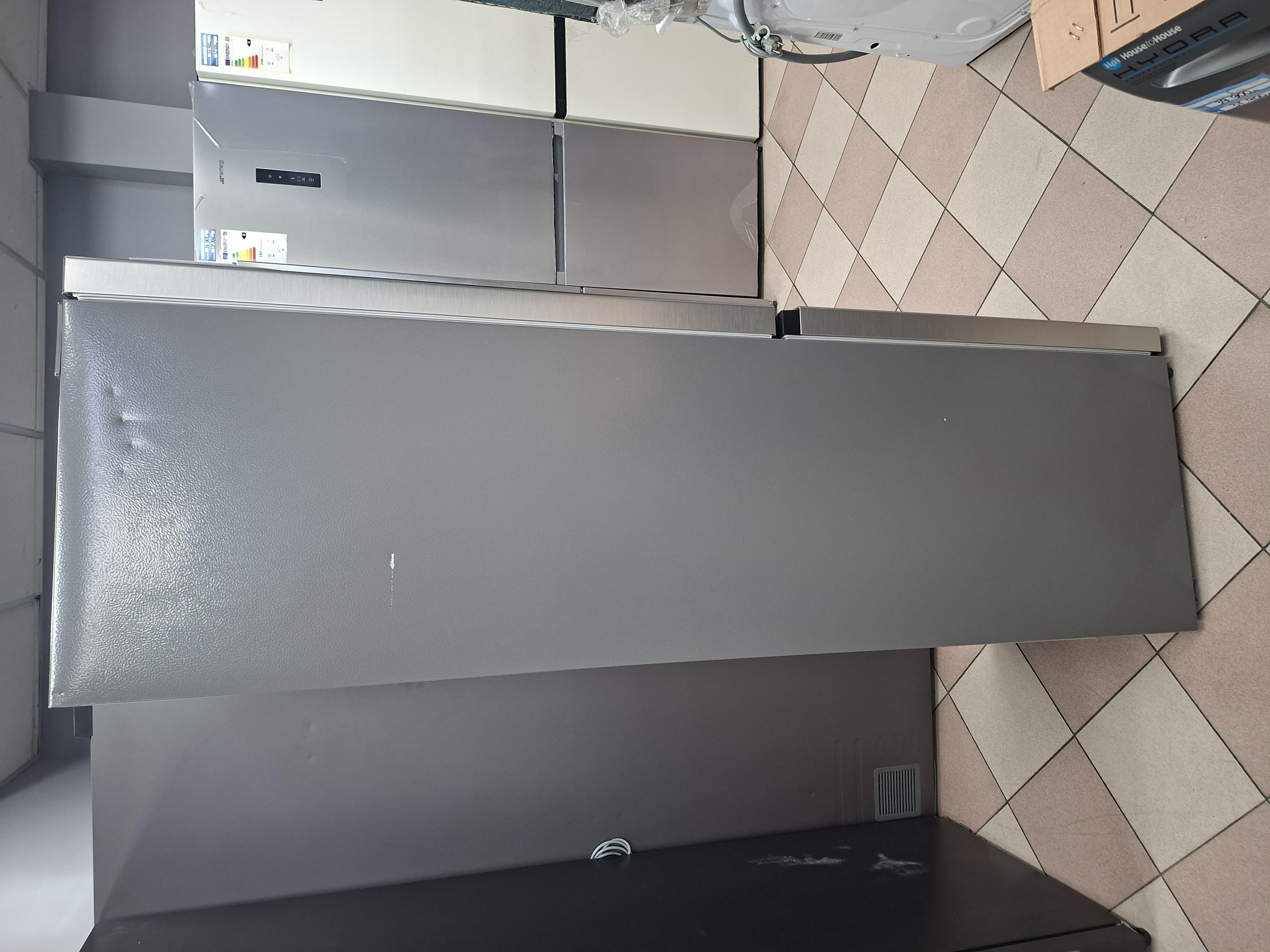 Frižider Hisense RB390N4CCD ,186 cm.