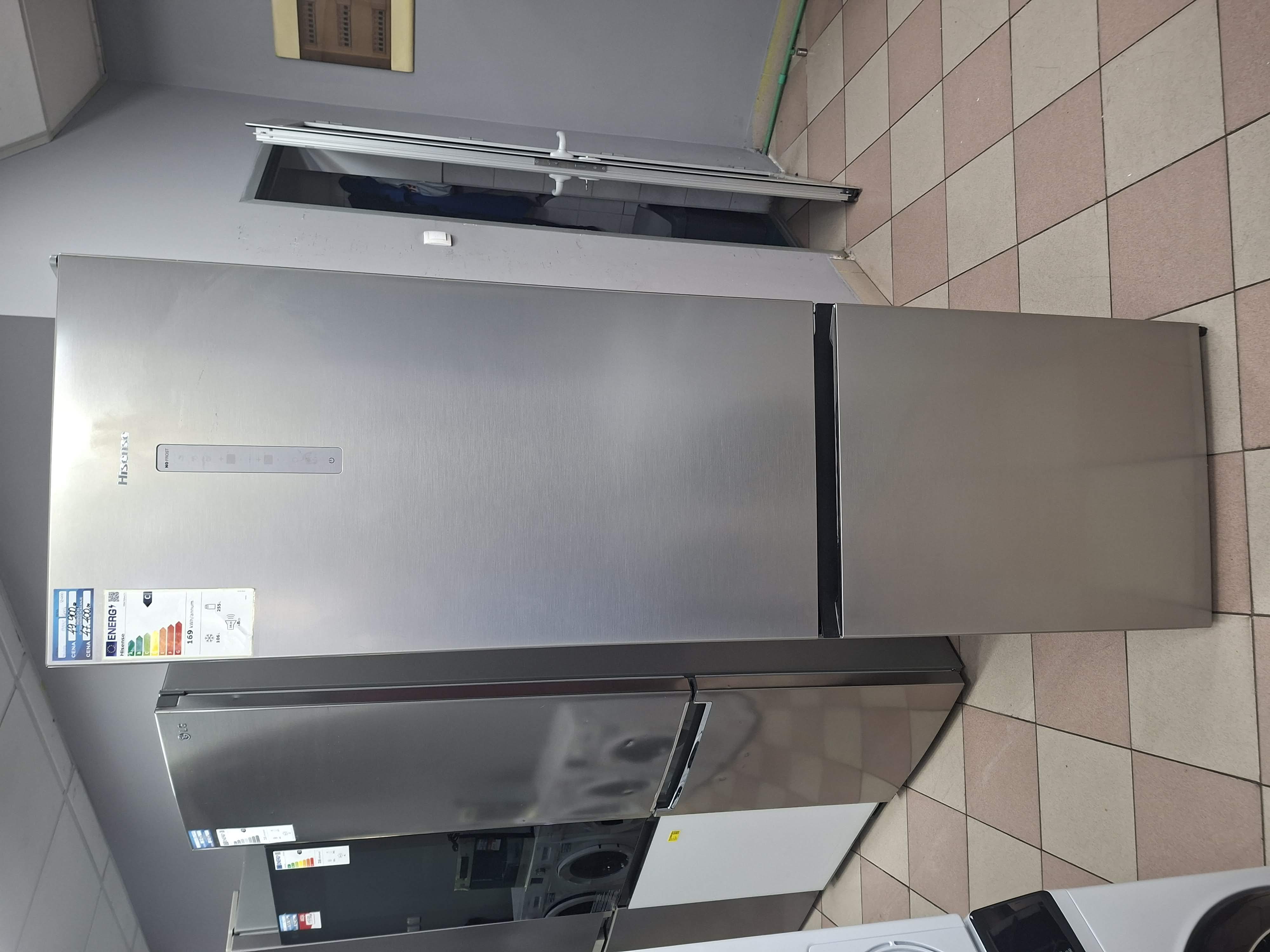 Frižider Hisense RB470N4CIC , 200 cm.