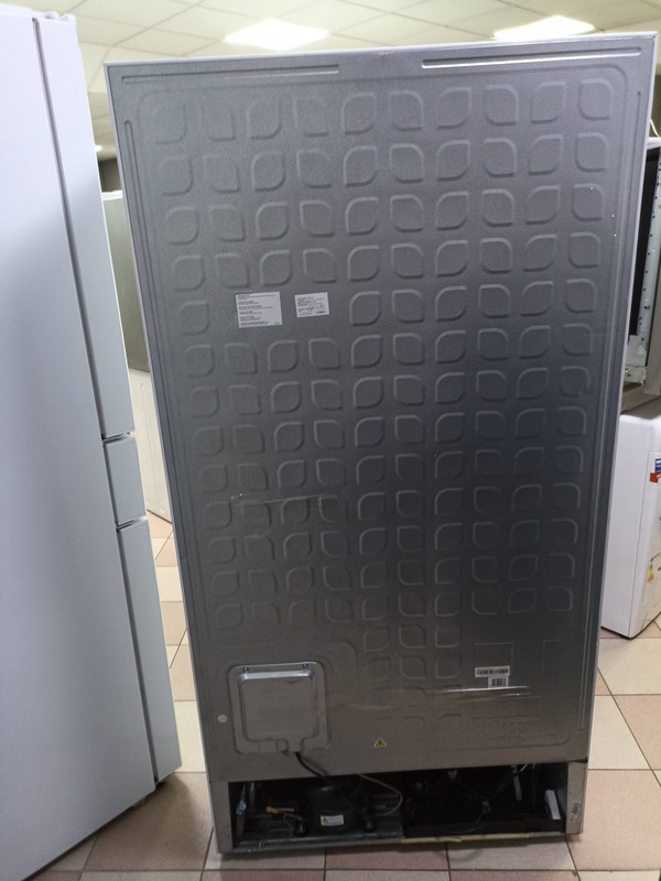 Frižider Hisense RS677N4AWF Side-by-Side , 179 cm.