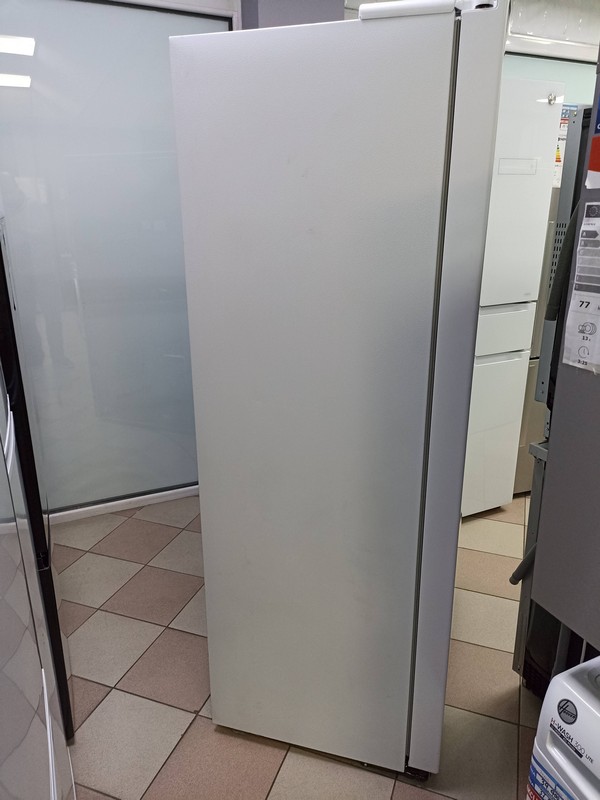 Frižider Hisense RS677N4AWF Side-by-Side , 179 cm.