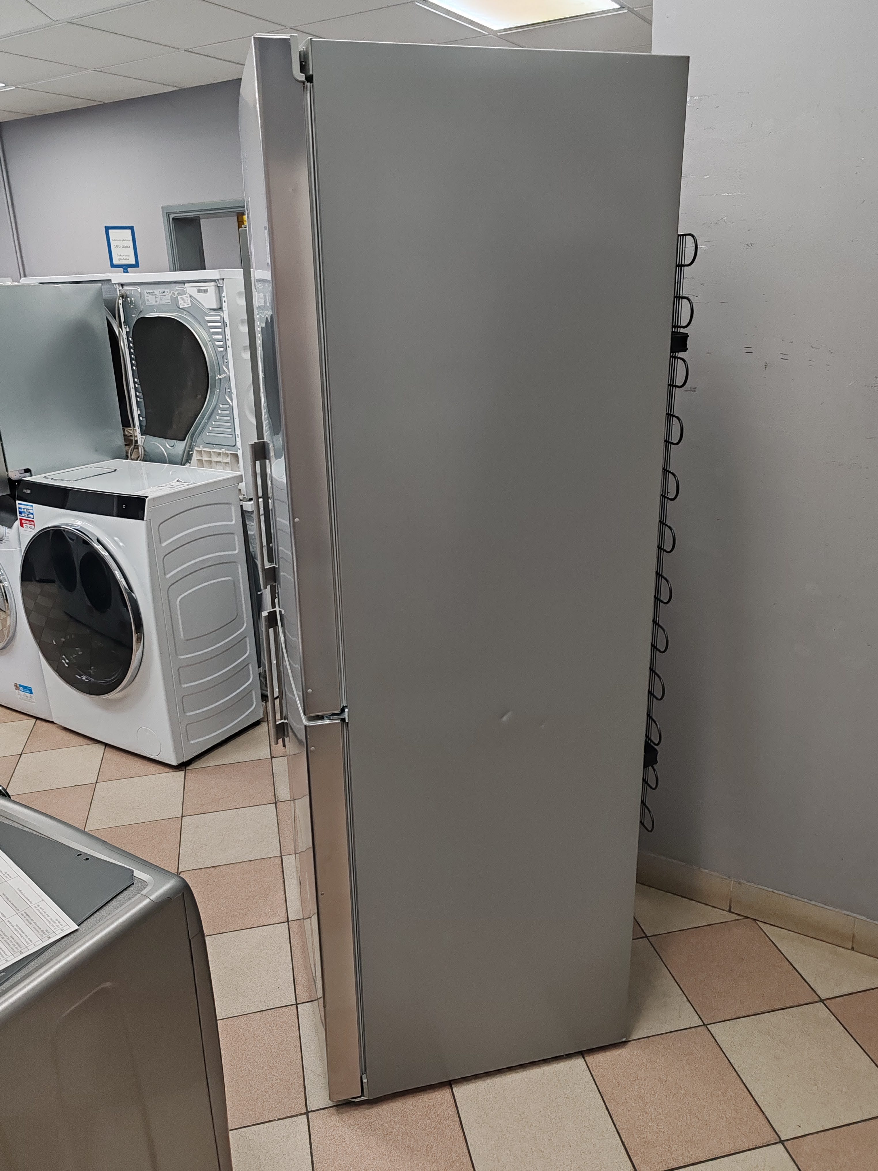 Frižider Hotpoint Ariston HA70BE 31 X , 195cm