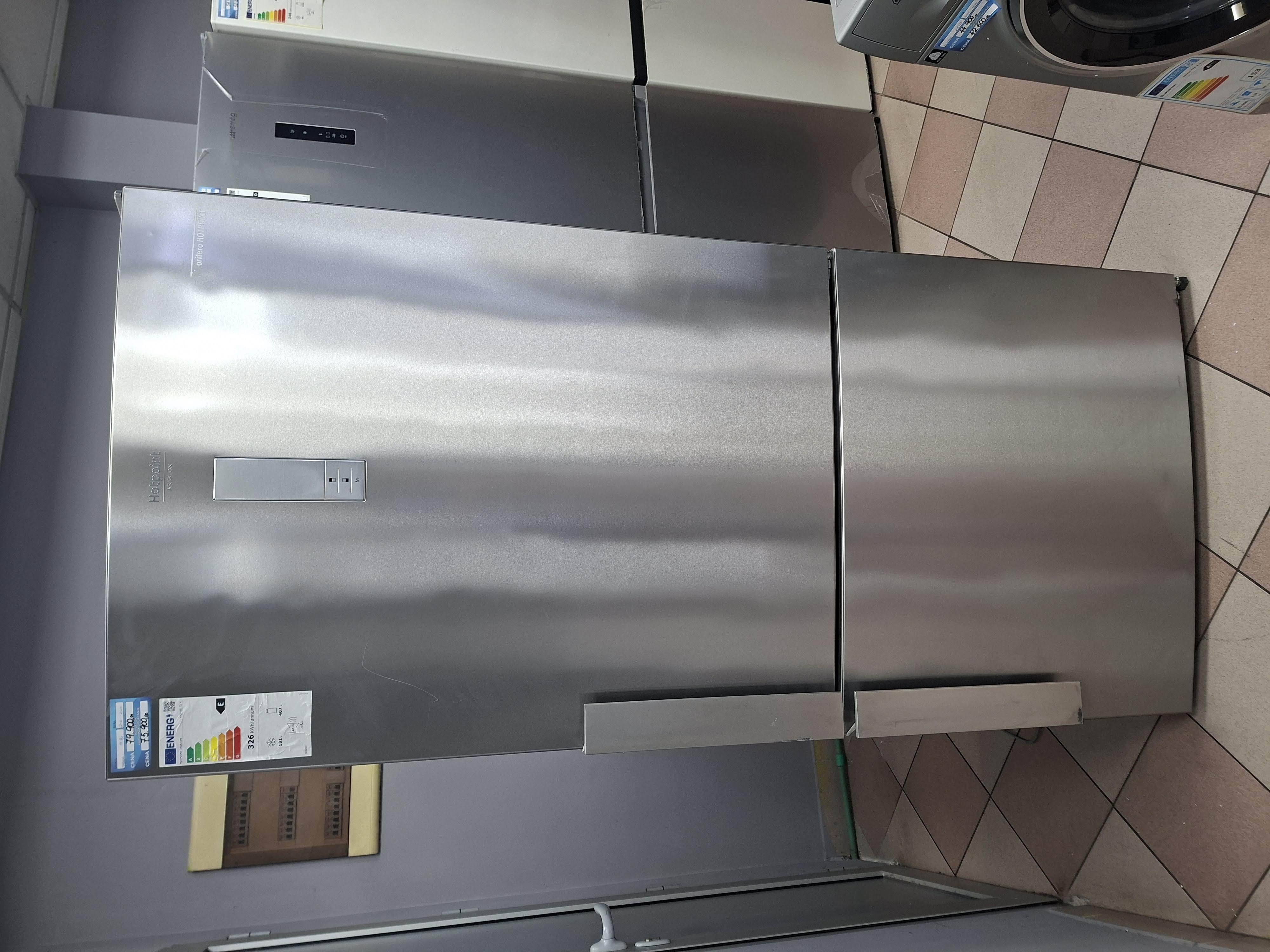 Frizider Hotpoint Ariston HA84BE 72 X , 84cm