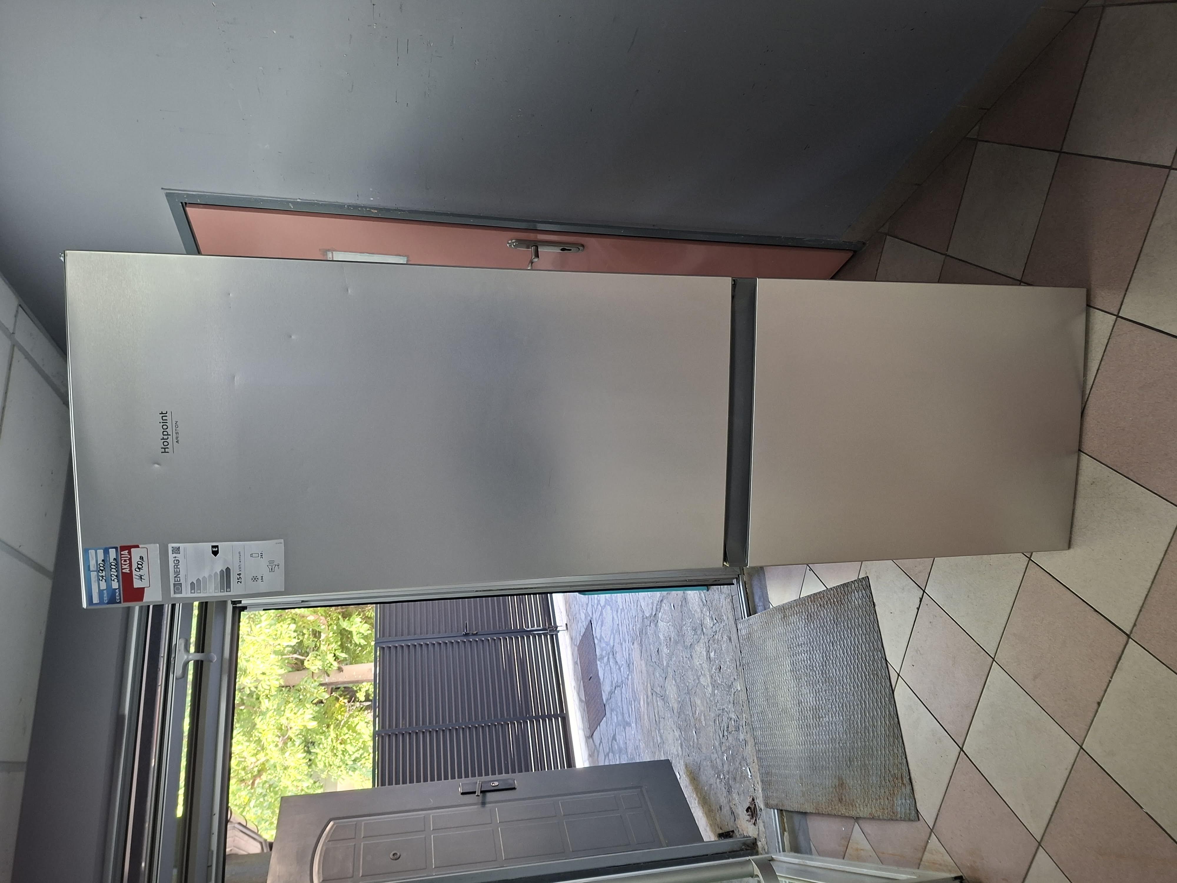 Frižider Hotpoint Ariston HAFC9 TI32SX, 203 cm.