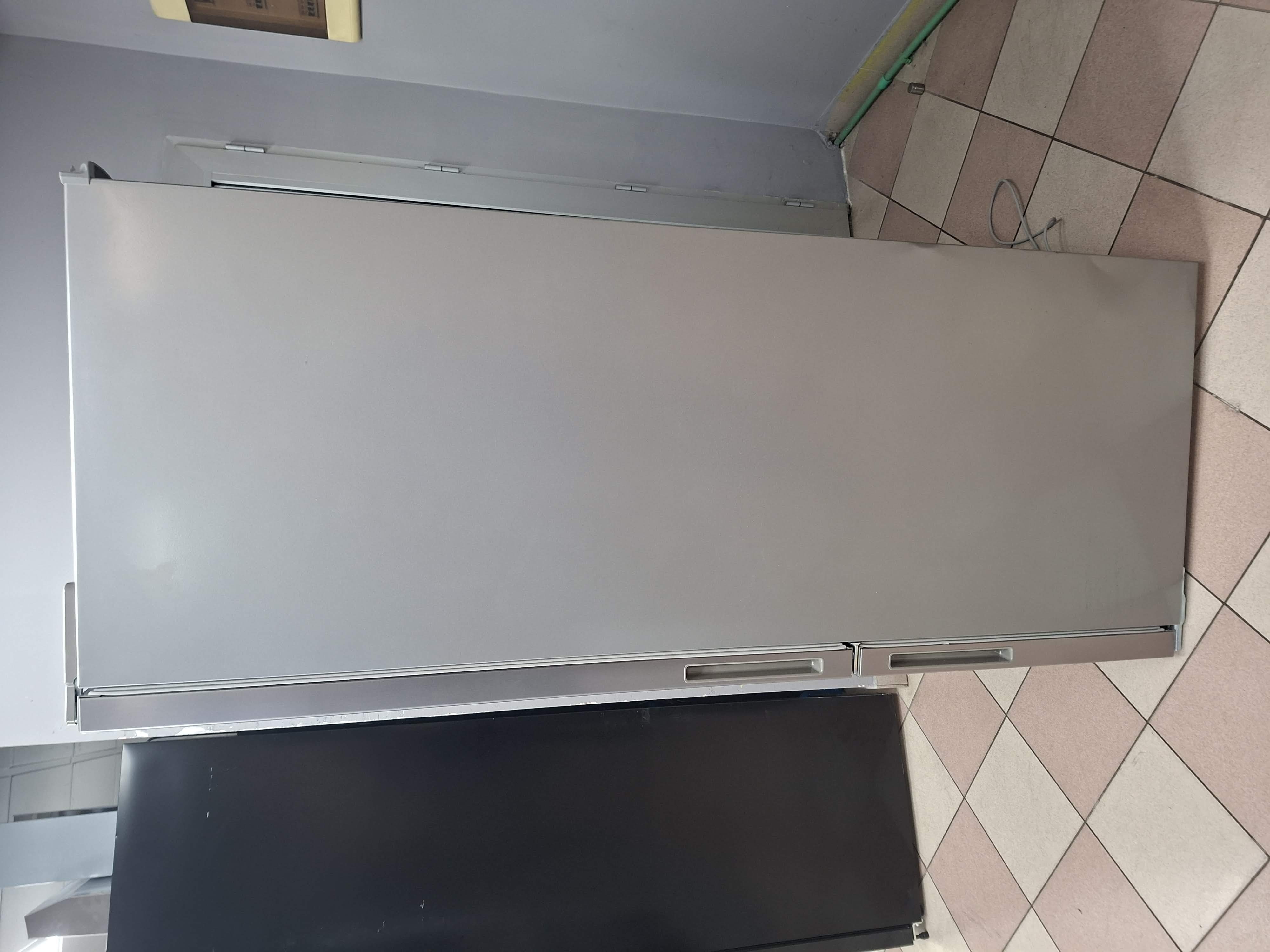 Frižider Hotpoint HPAK2 6472 XP4E, 70cm