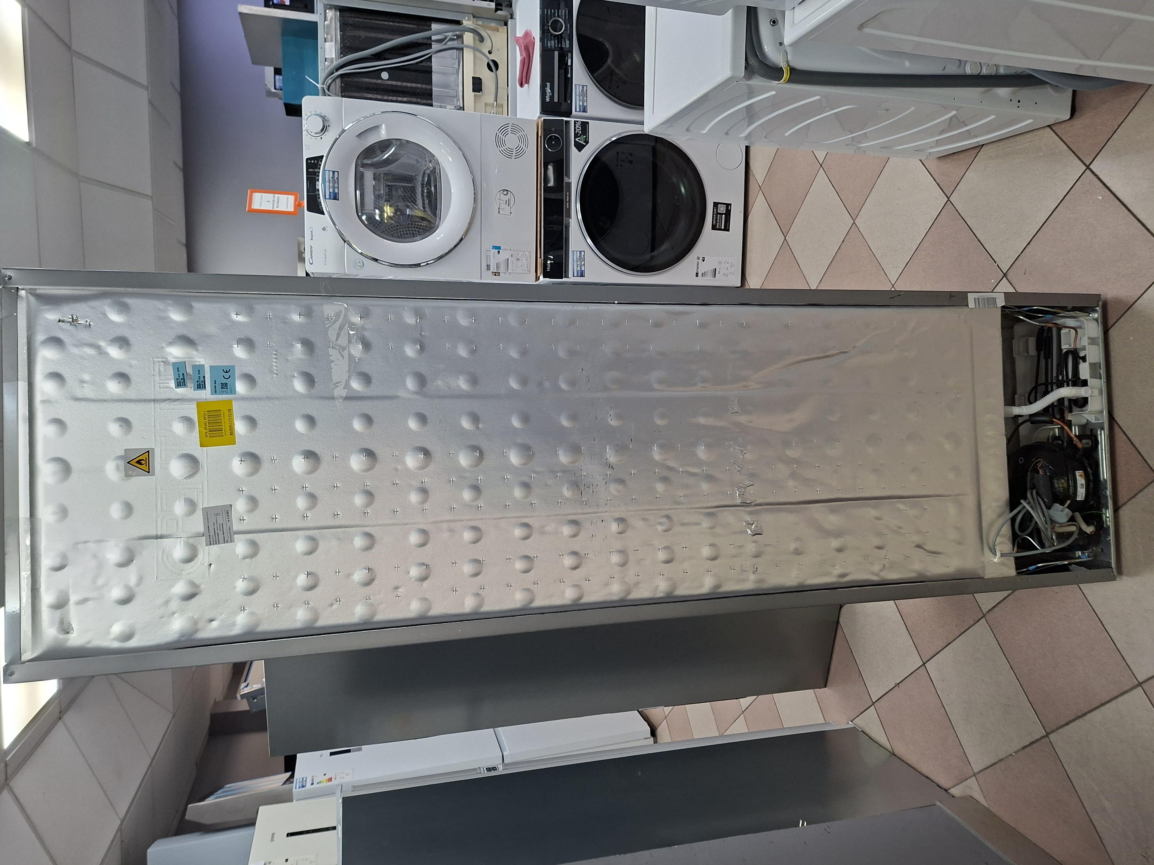 Frižider Hotpoint HPK 25403 XP5E1 , 203 cm.