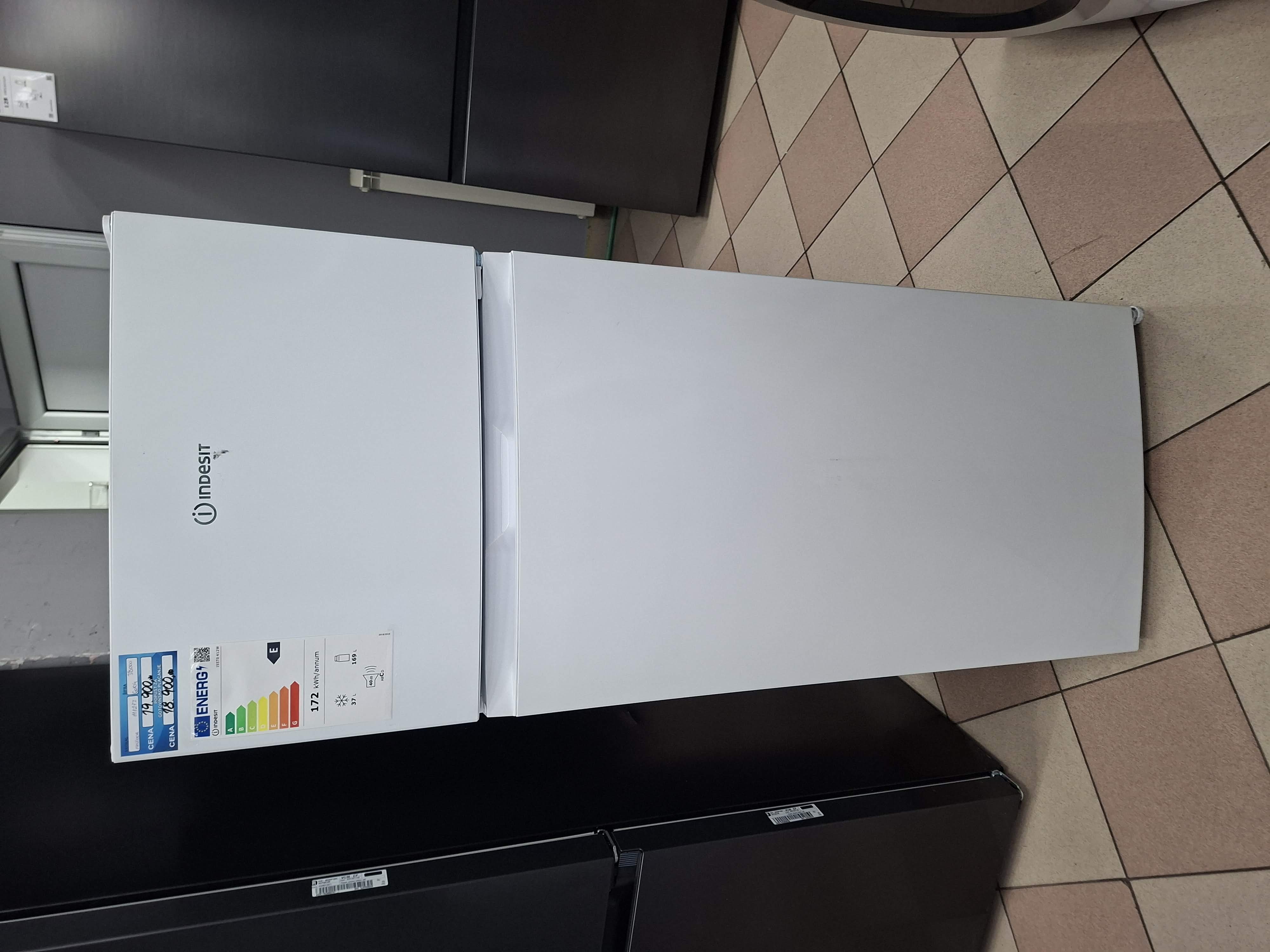 Frižider Indesit  I55T0 412W , 143 cm.