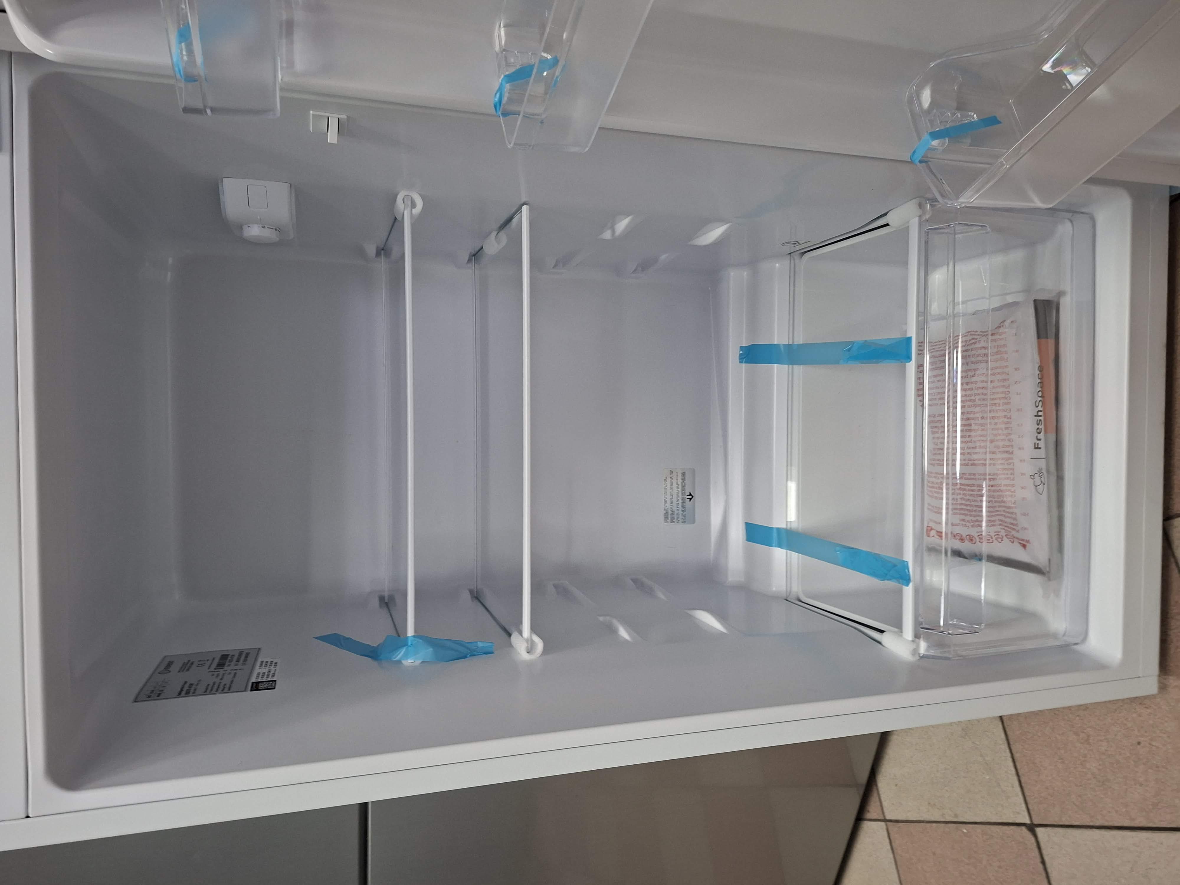 Frižider Indesit  I55T0 412W , 143 cm.