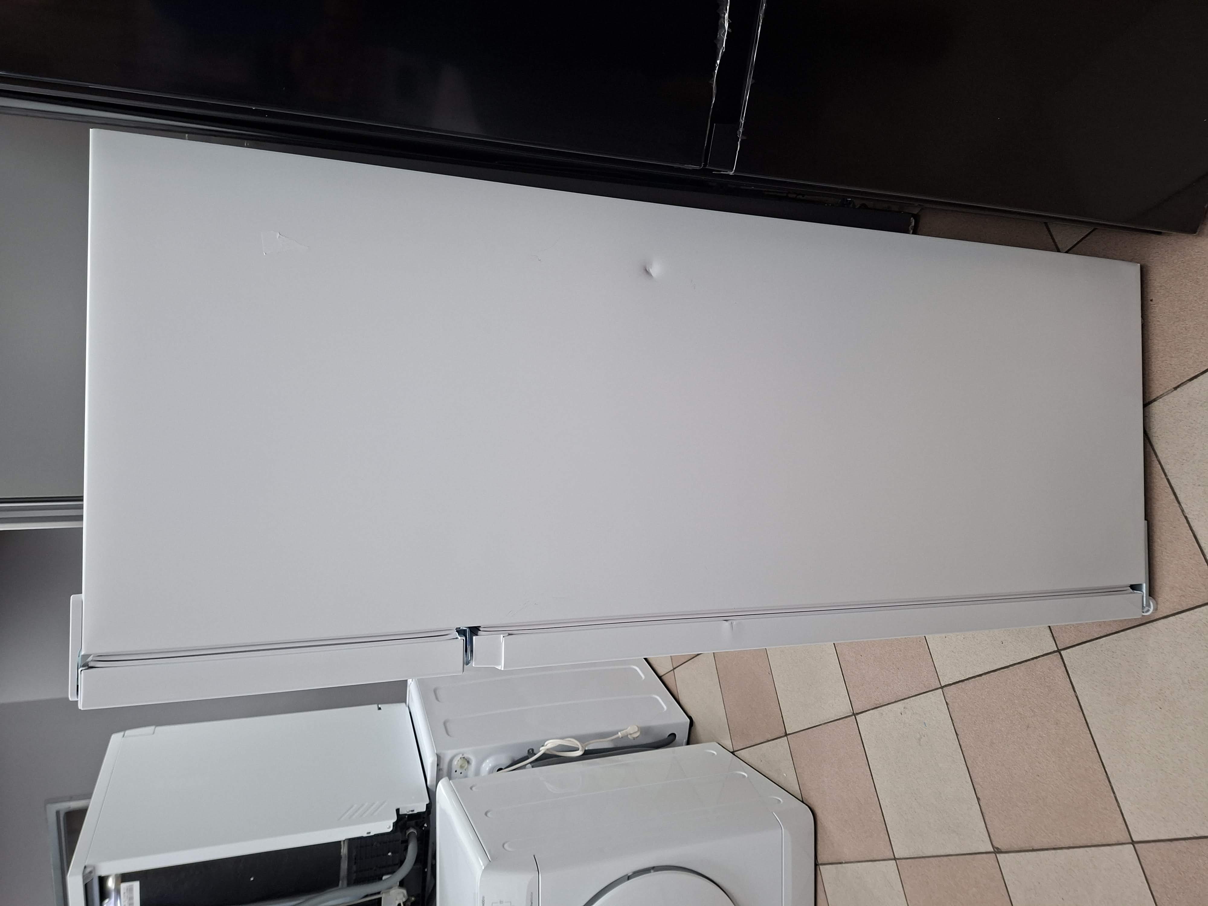 Frižider Indesit  I55T0 412W , 143 cm.