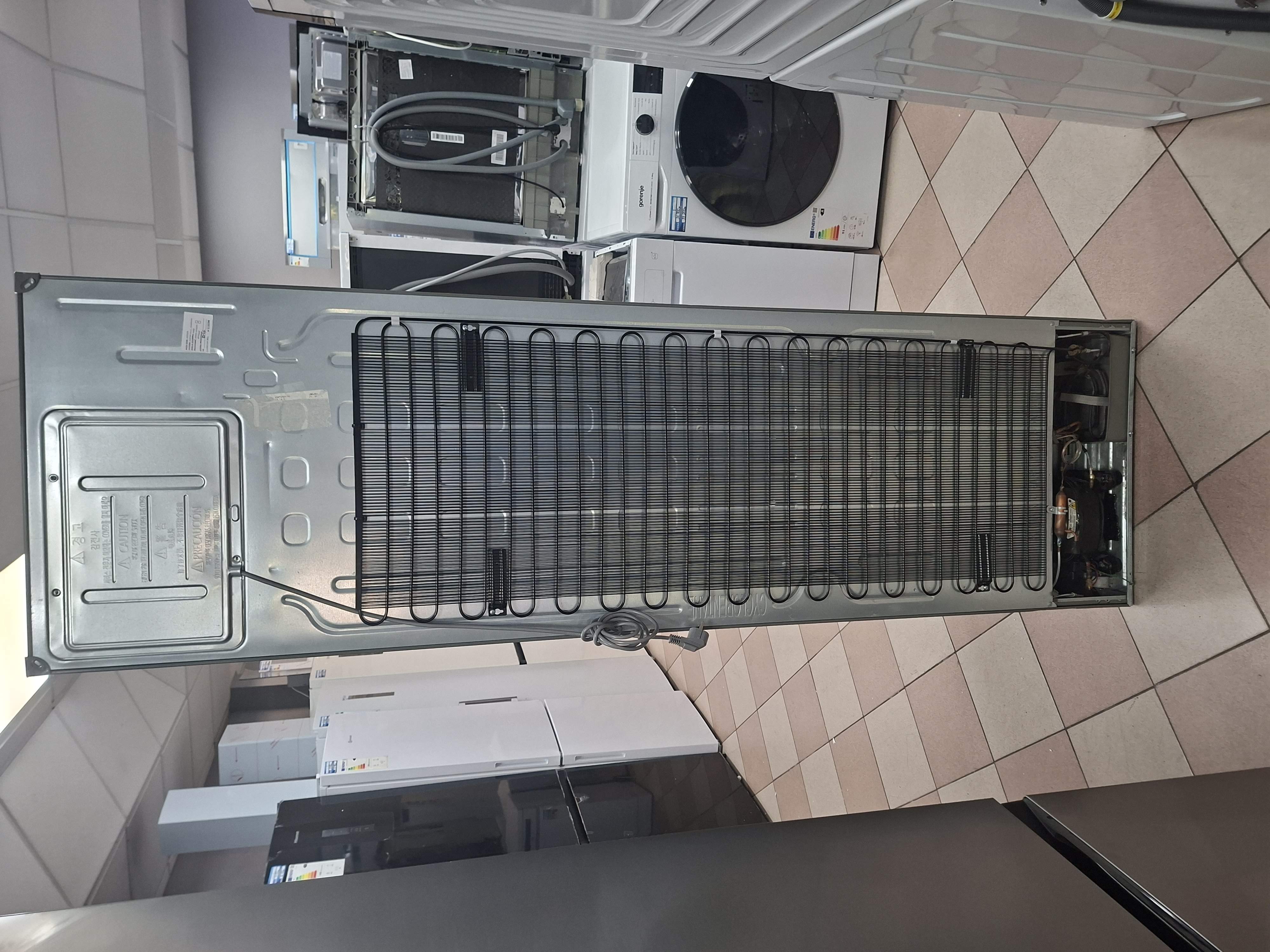 Frižider Lg  GBB62PZGFN , 203 cm.