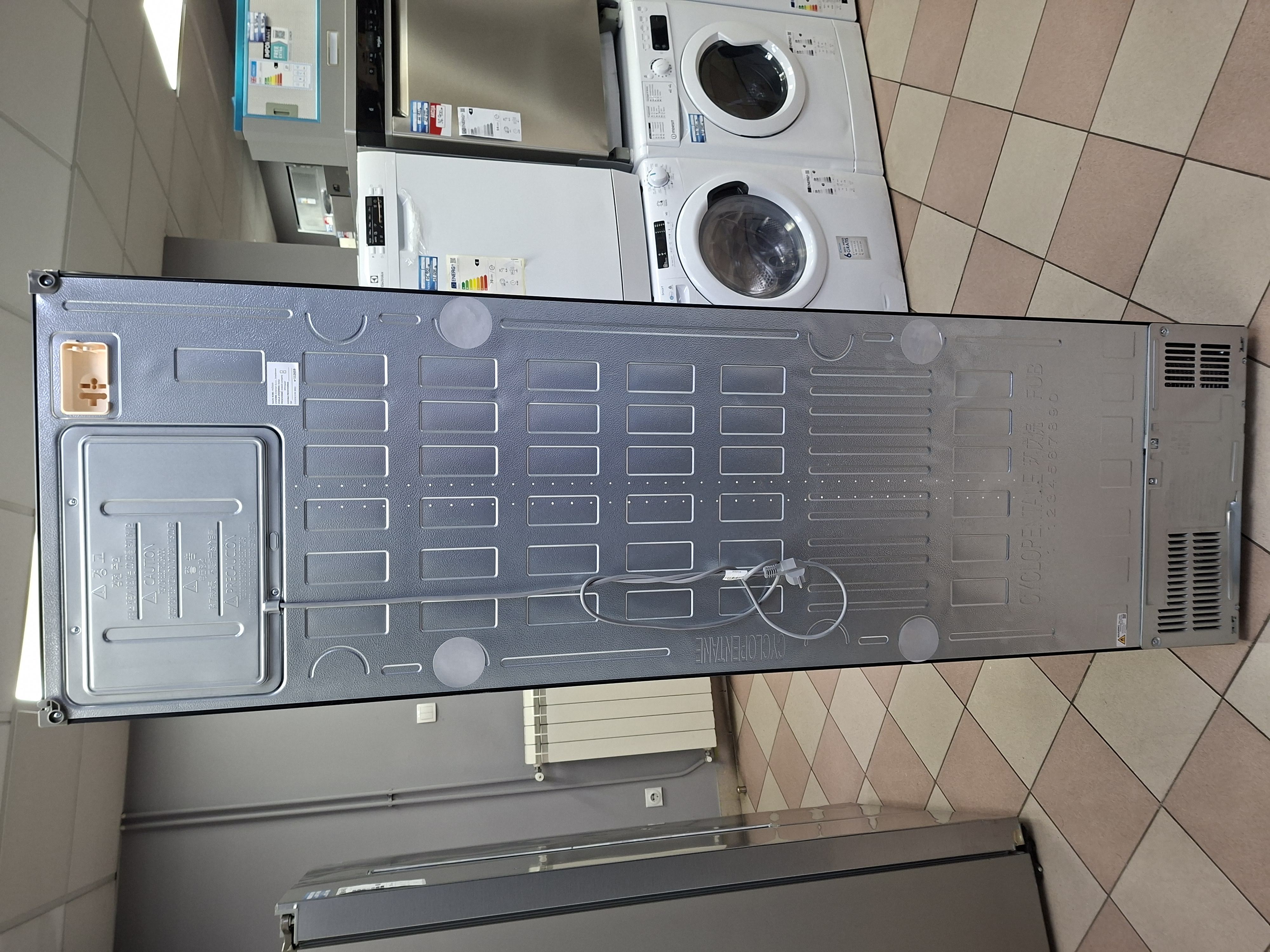 Frižider LG GBBSJ2CCEP , 203 cm.