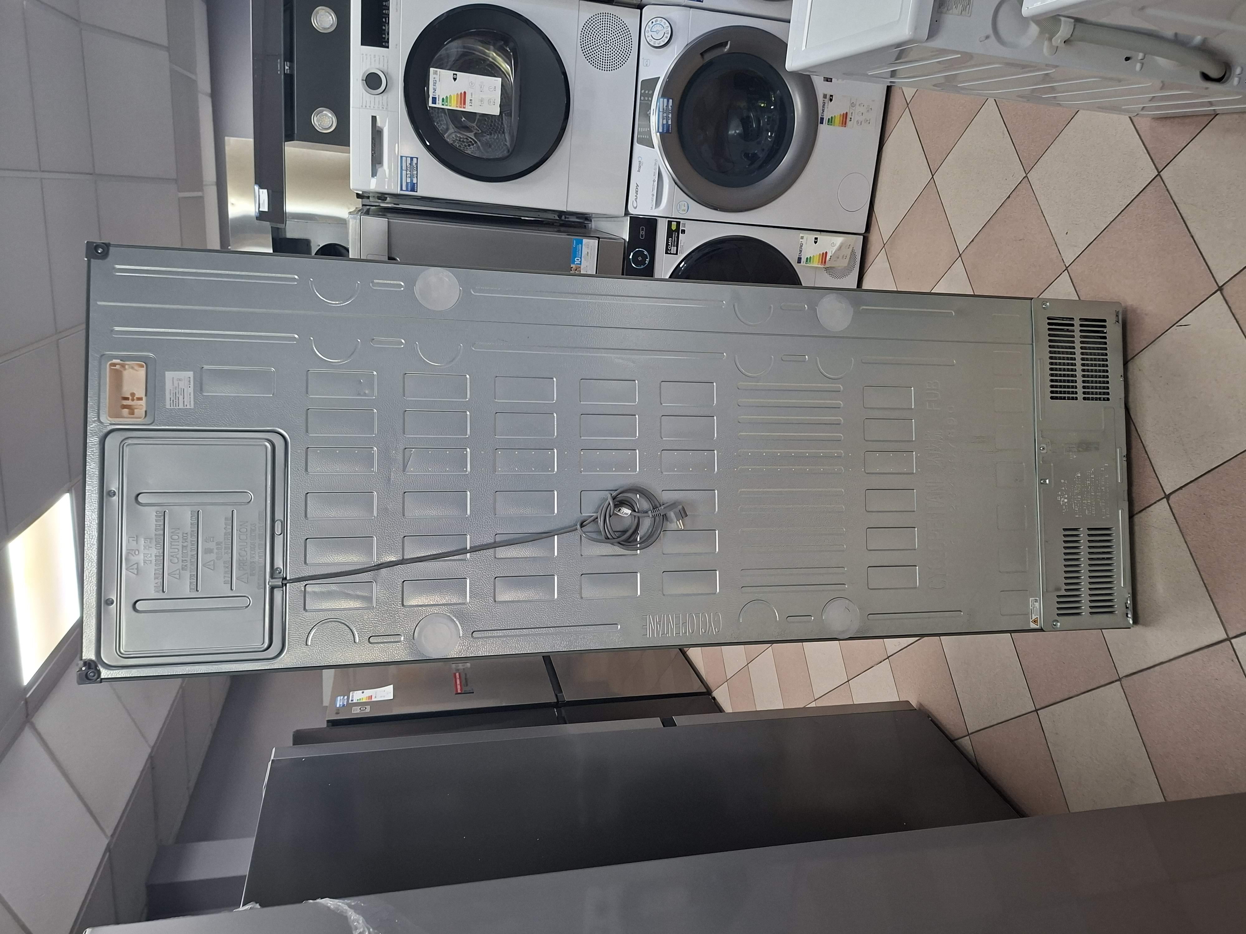 Frižider LG GBBW726CMB , 203 cm.