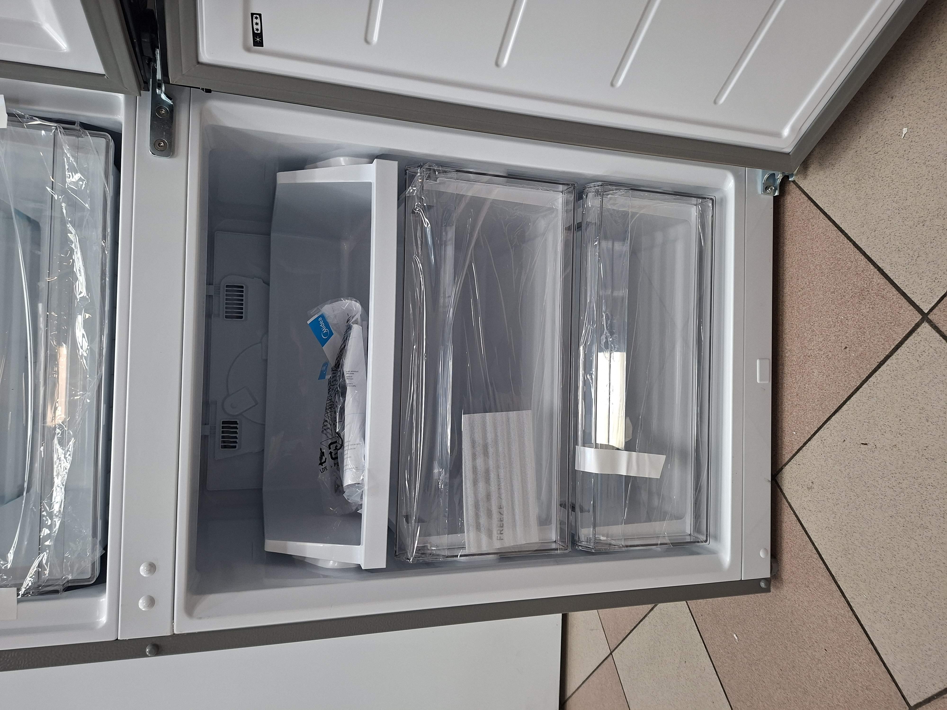 Frižider Midea MERB405MIC46 , 186 cm.