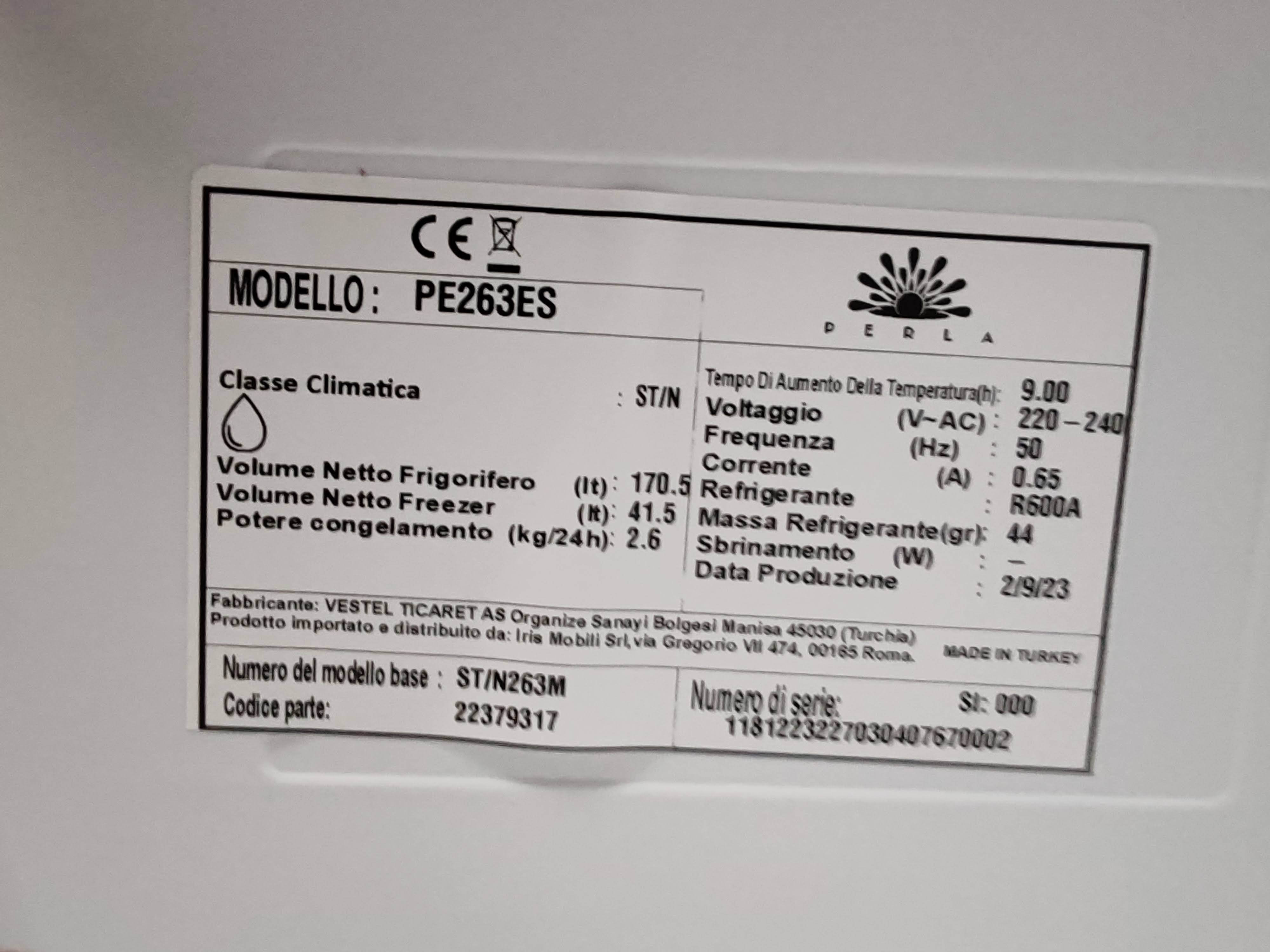 Frižider Perla PE263ES , 144 cm.