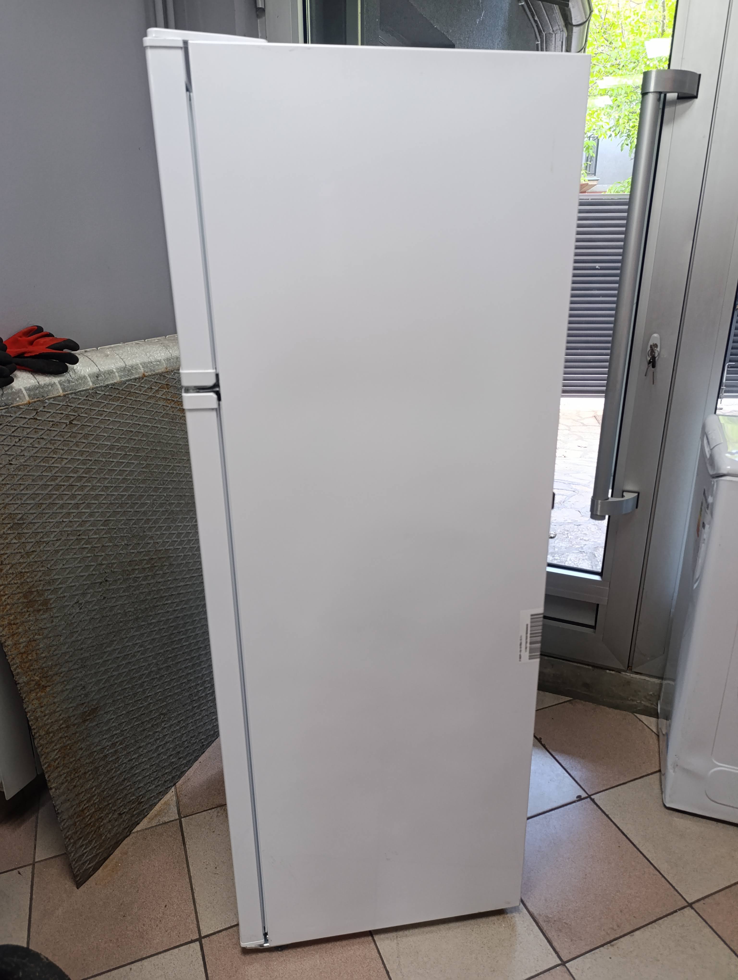 Frižider Perla PE263WHY , 144 cm.