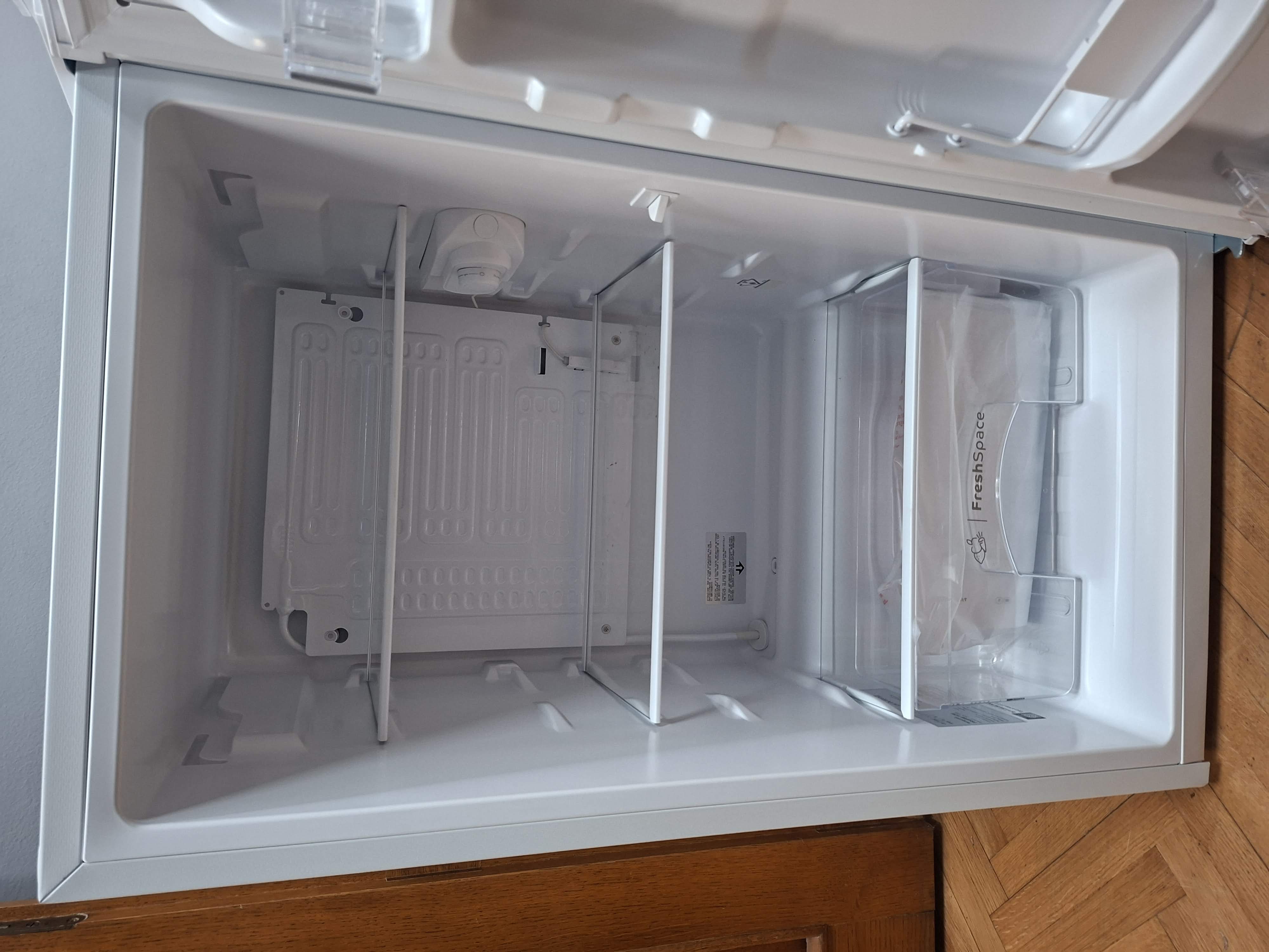 Frižider Privileg  PR48RM 112W , 85 cm