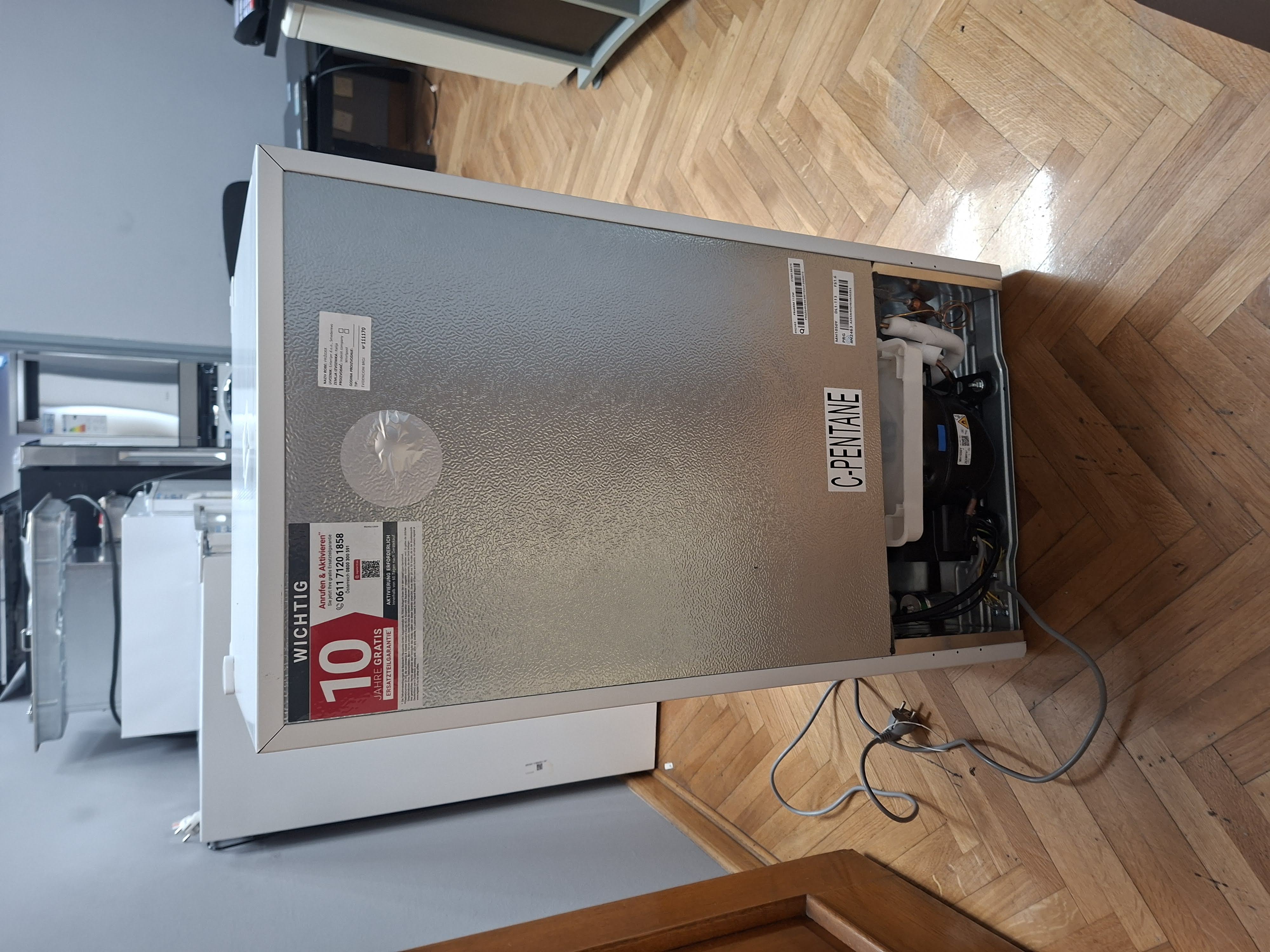 Frižider Privileg  PR48RM 112W , 85 cm