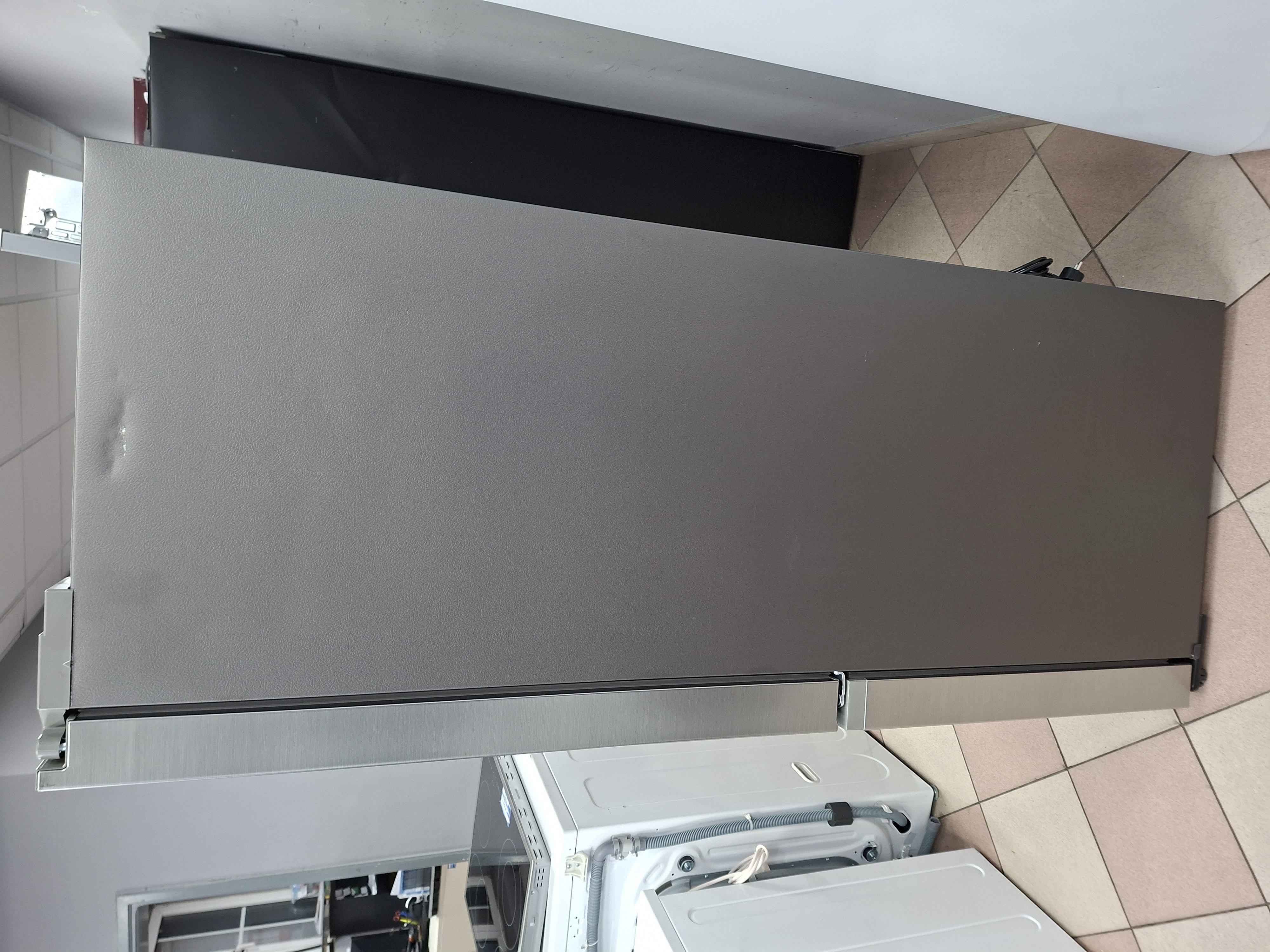 Frižider Samsung RF50C530ES9, 82 cm.