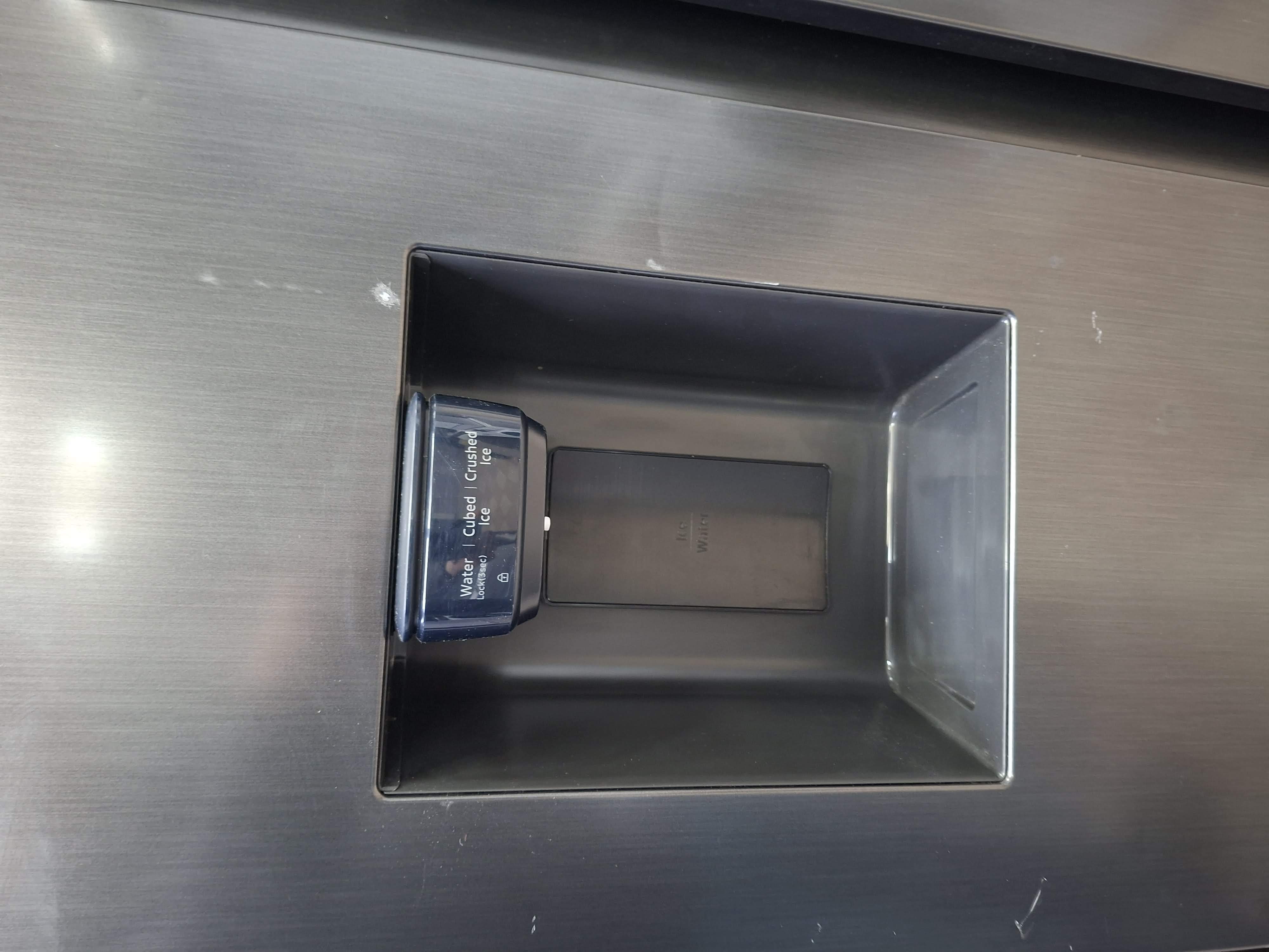 Frižider Samsung RS6GA8521B1/EG , Side by Side