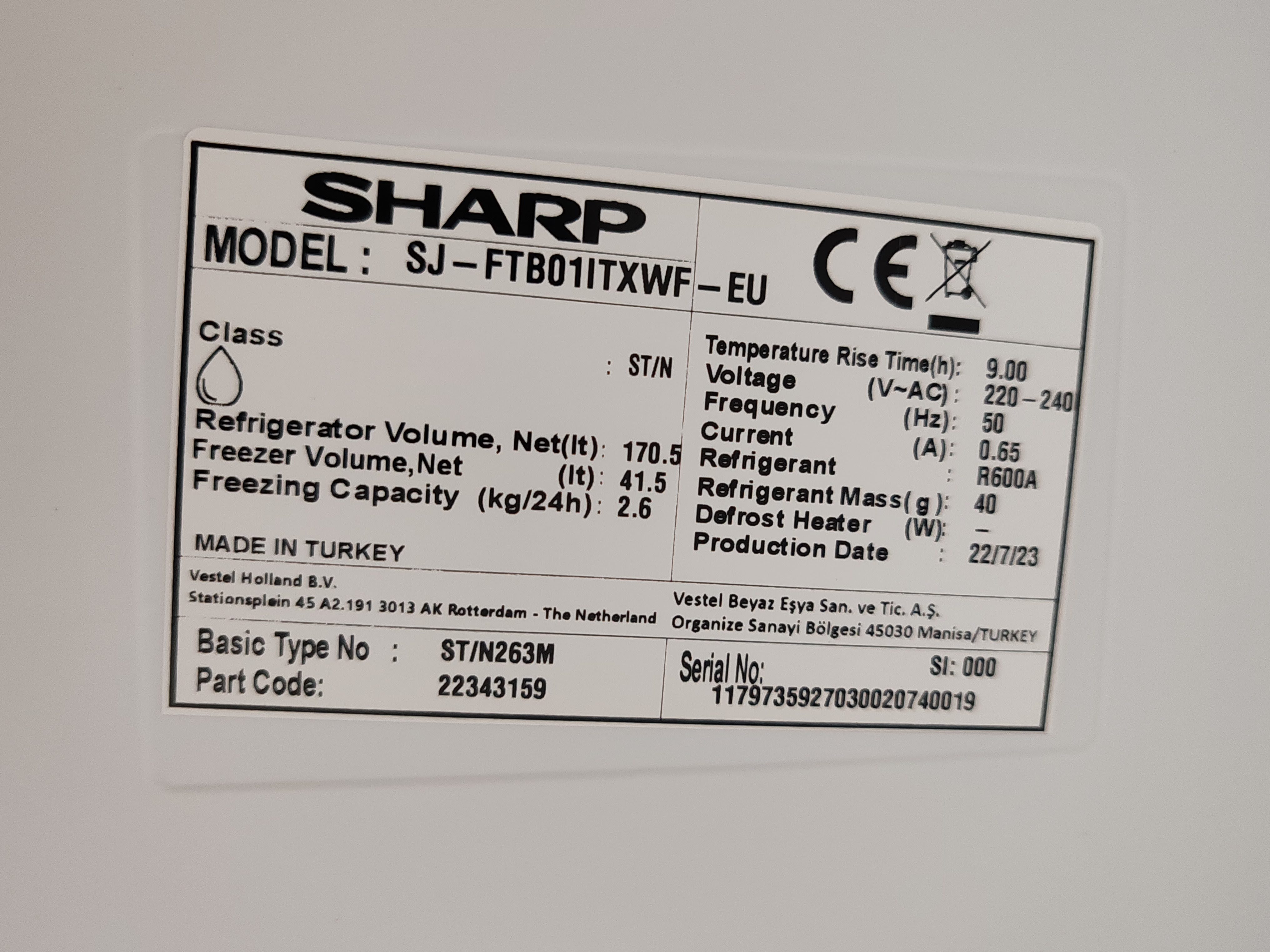 Frižider Sharp SJ-FTB01ITXWF-EU , 144 cm.