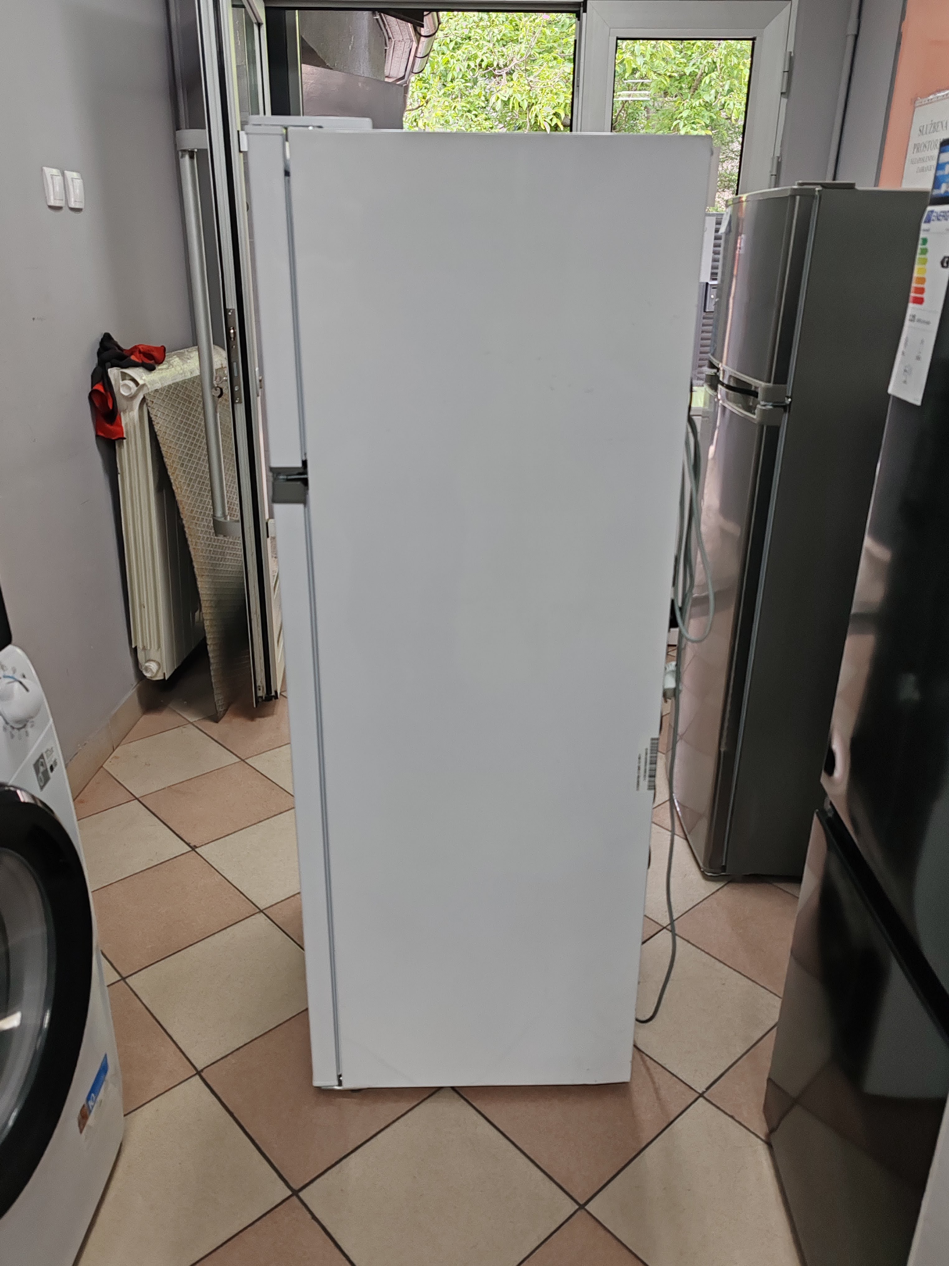 Frižider Sharp SJ-FTB01ITXWF-EU , 144 cm.