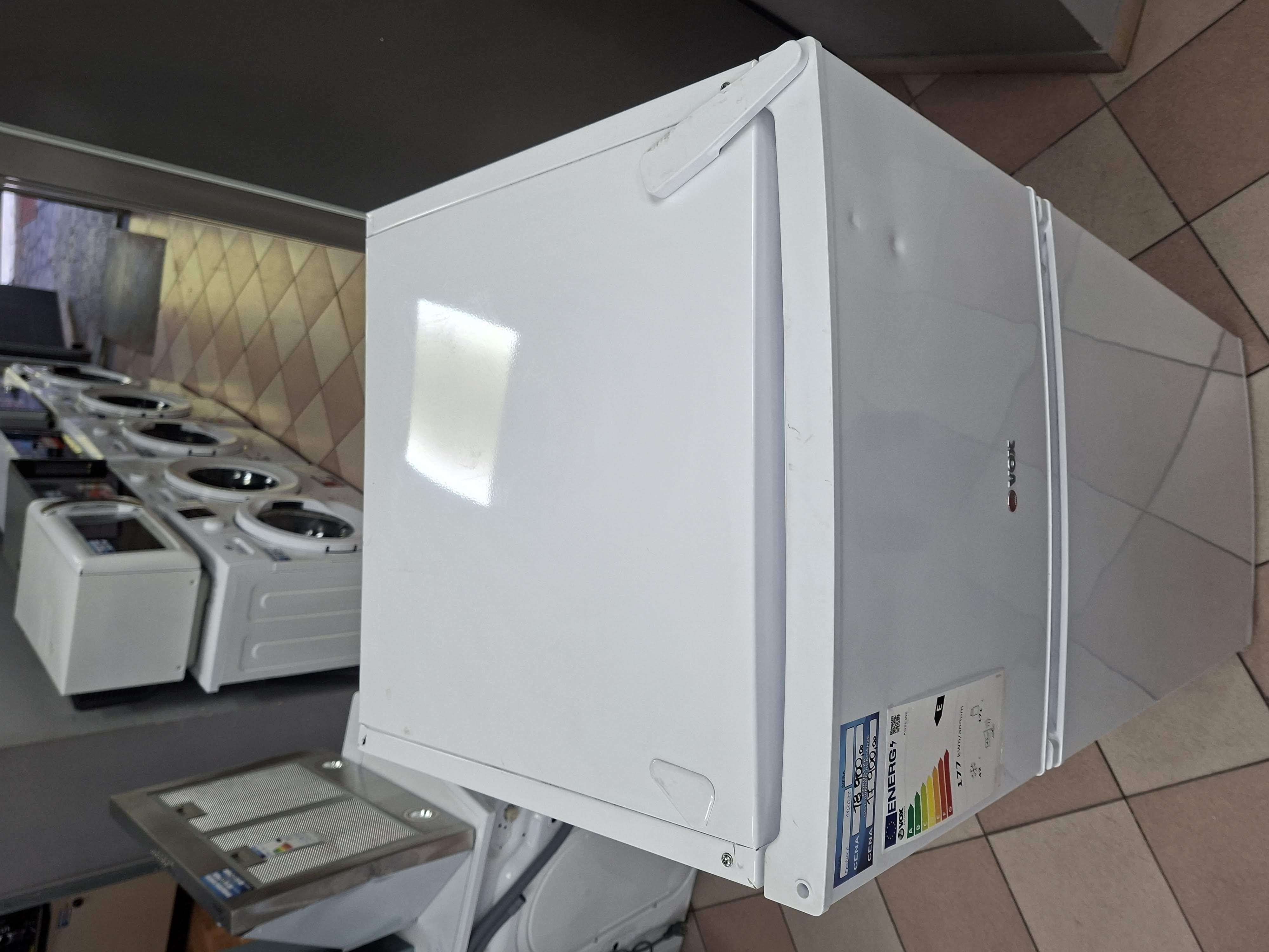 Frižider VOX  KG263E , 144 cm.