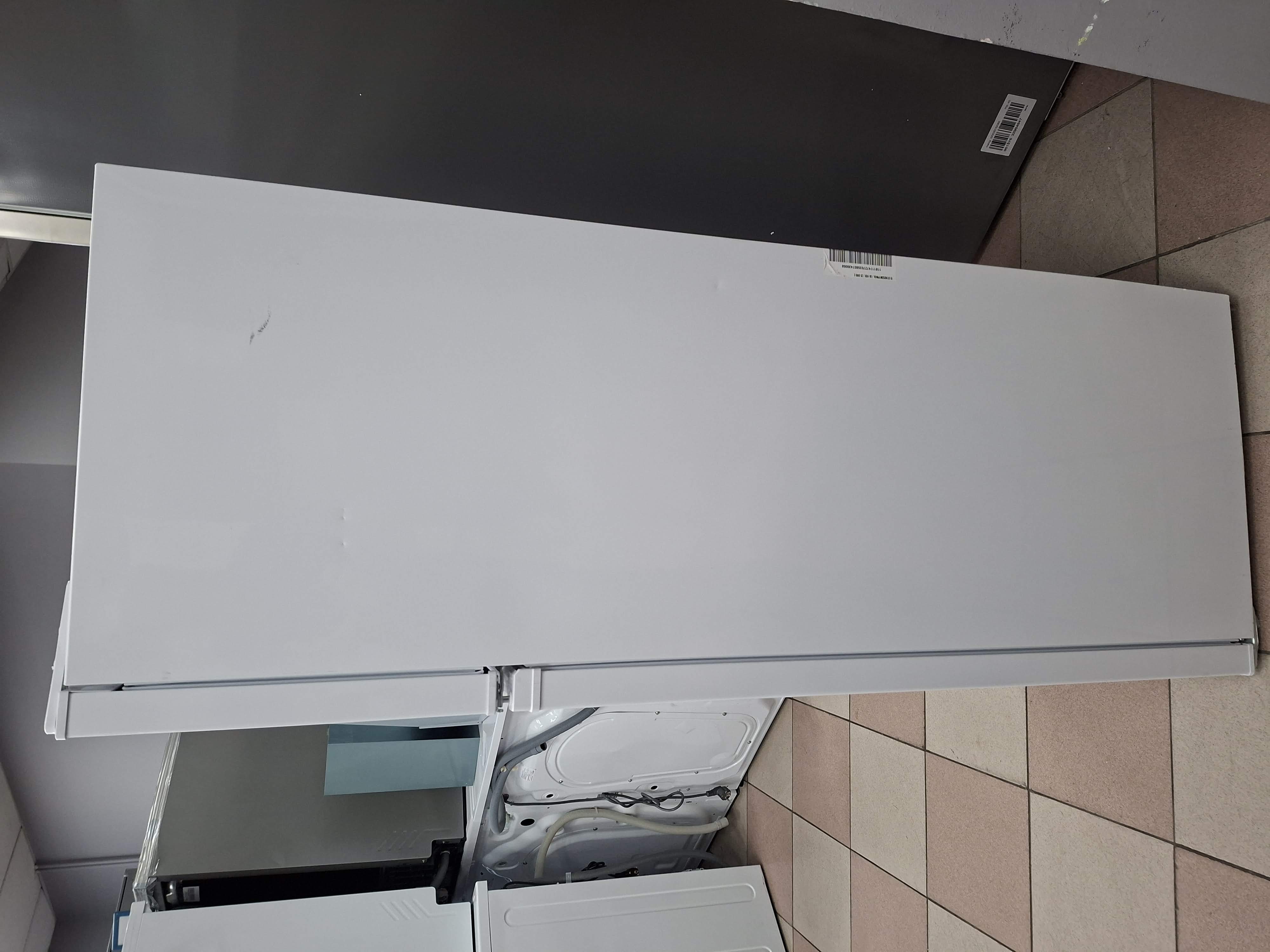 Frižider VOX  KG263E , 144 cm.